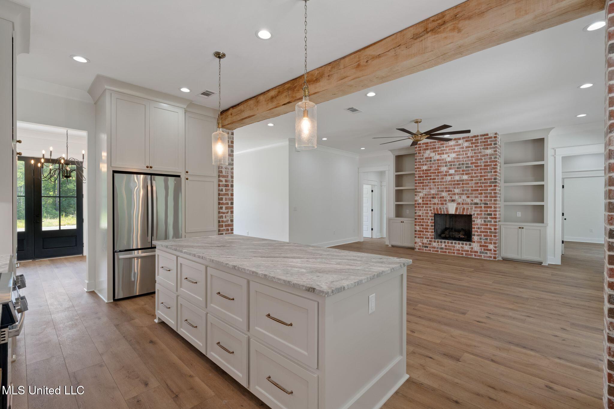 53 Pipestone Pass Property Photo 17