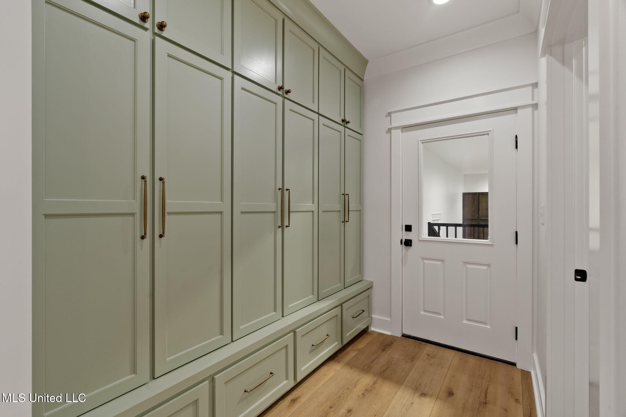 53 Pipestone Pass Property Photo 32