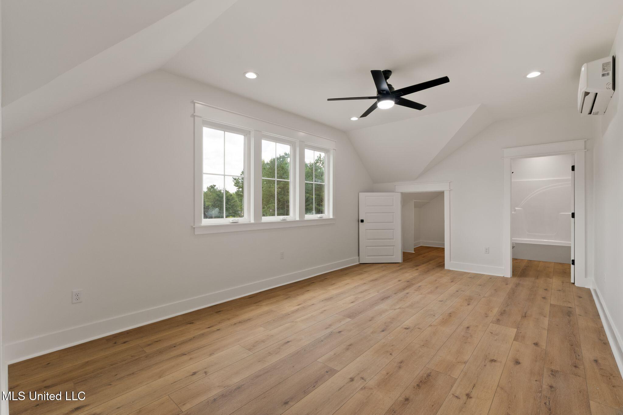 53 Pipestone Pass Property Photo 36