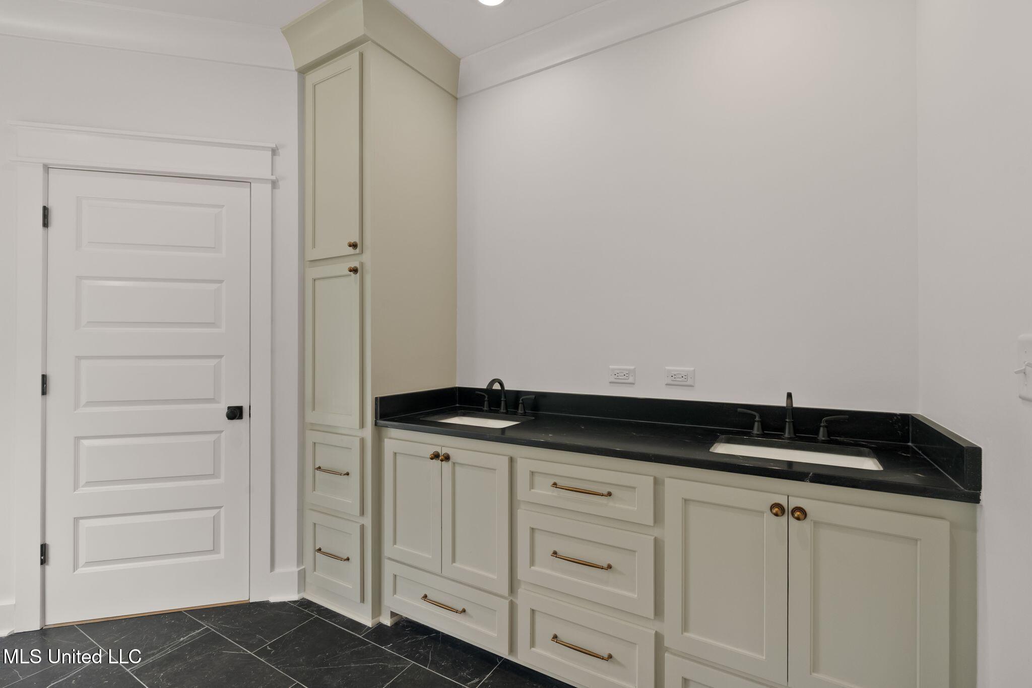 53 Pipestone Pass Property Photo 45