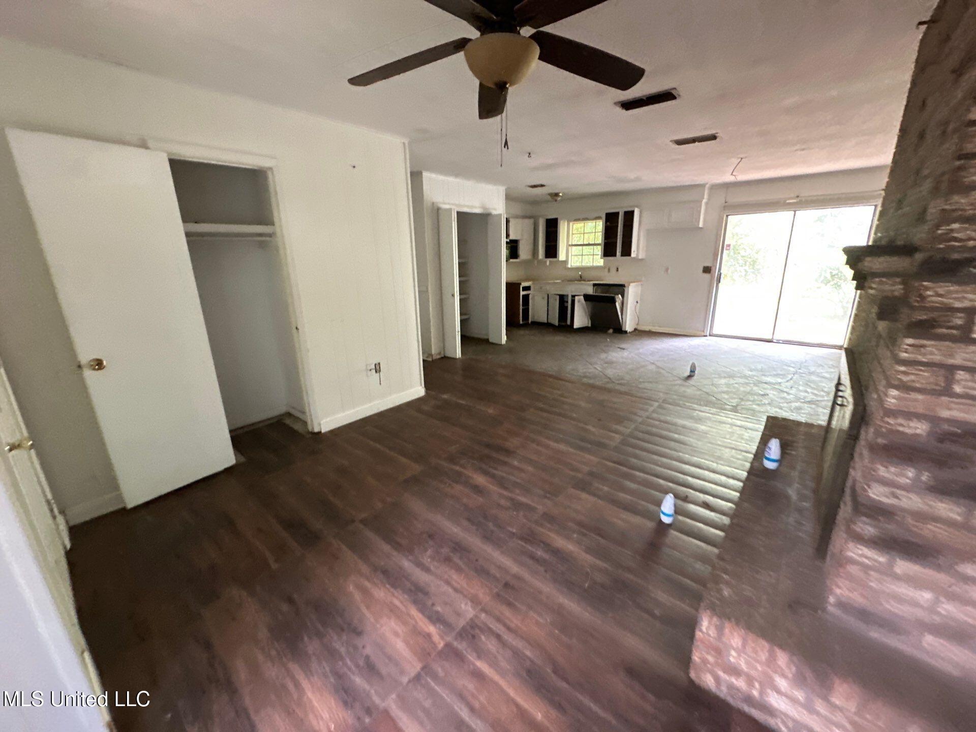 611 Chelsea Drive Property Photo 3