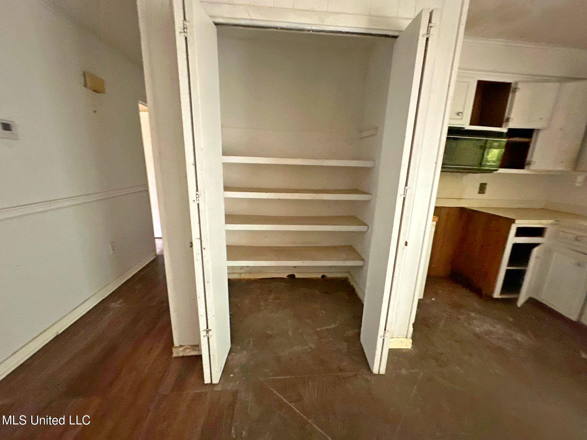 611 Chelsea Drive Property Photo 5