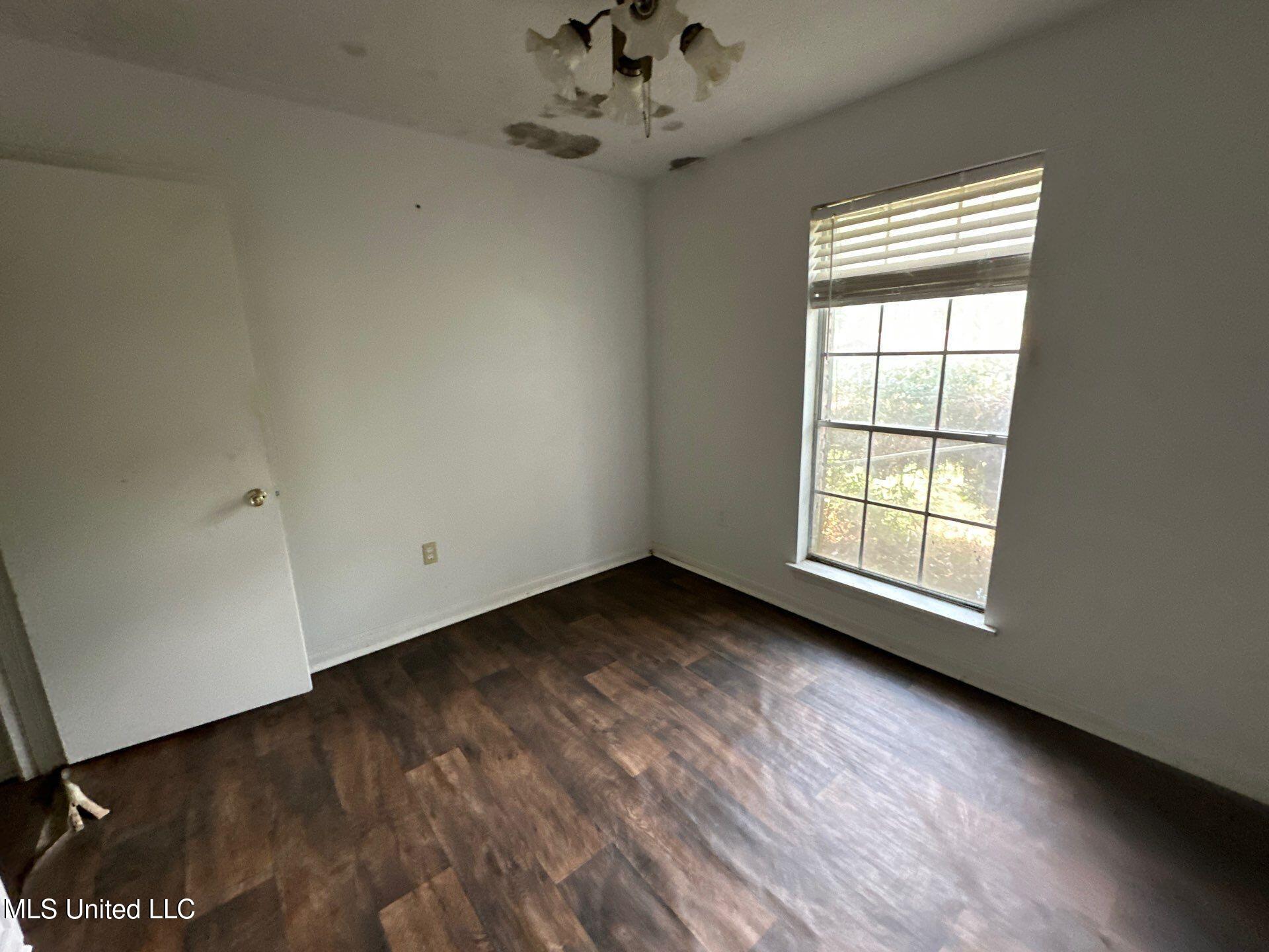 611 Chelsea Drive Property Photo 14