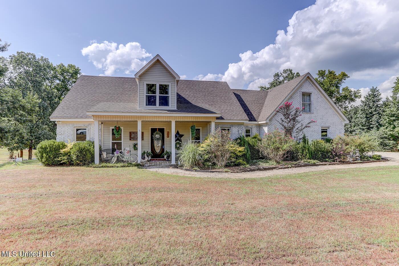 5665 Crawford Road Property Photo 1