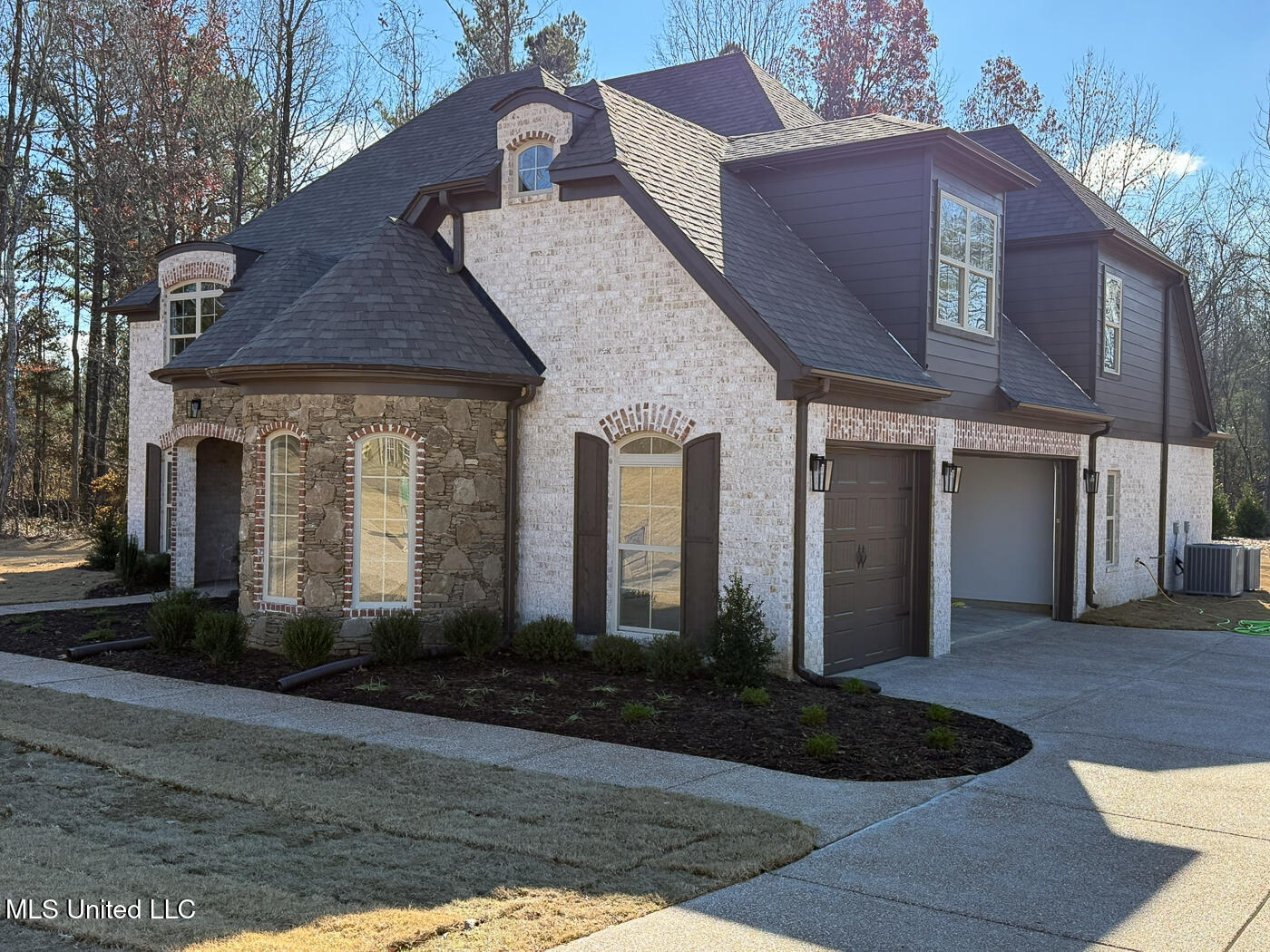 427 Poplar Lane Property Photo 3