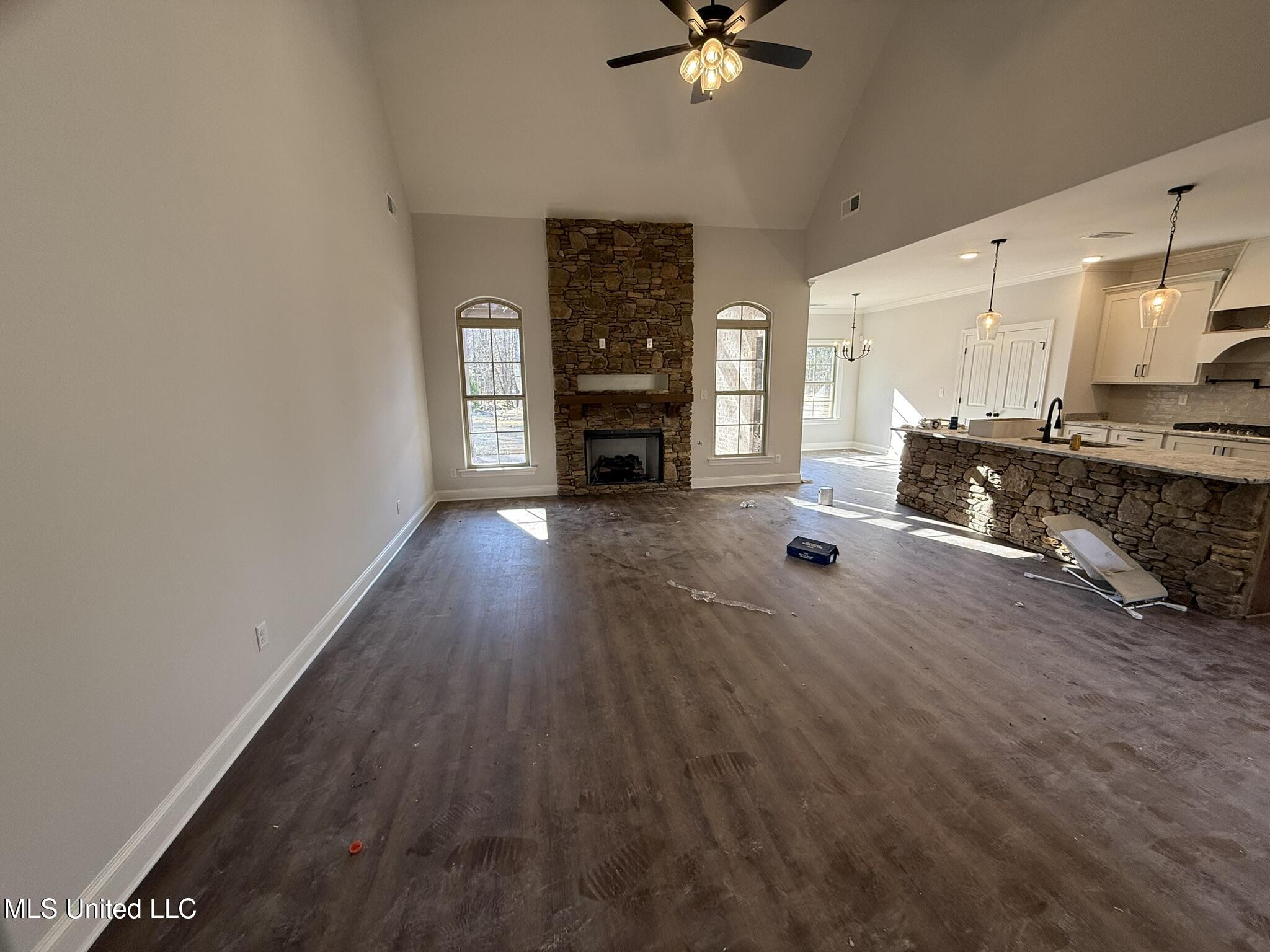 427 Poplar Lane Property Photo 4