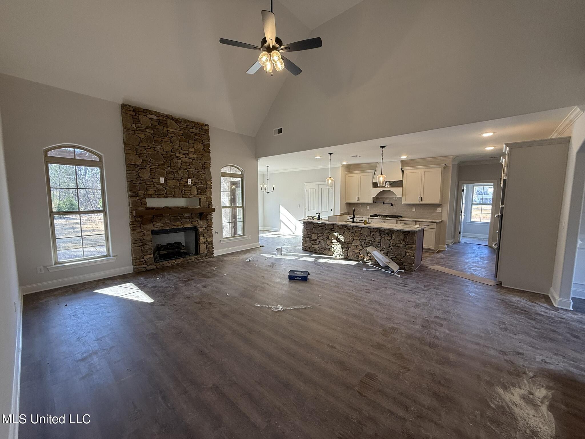 427 Poplar Lane Property Photo 8