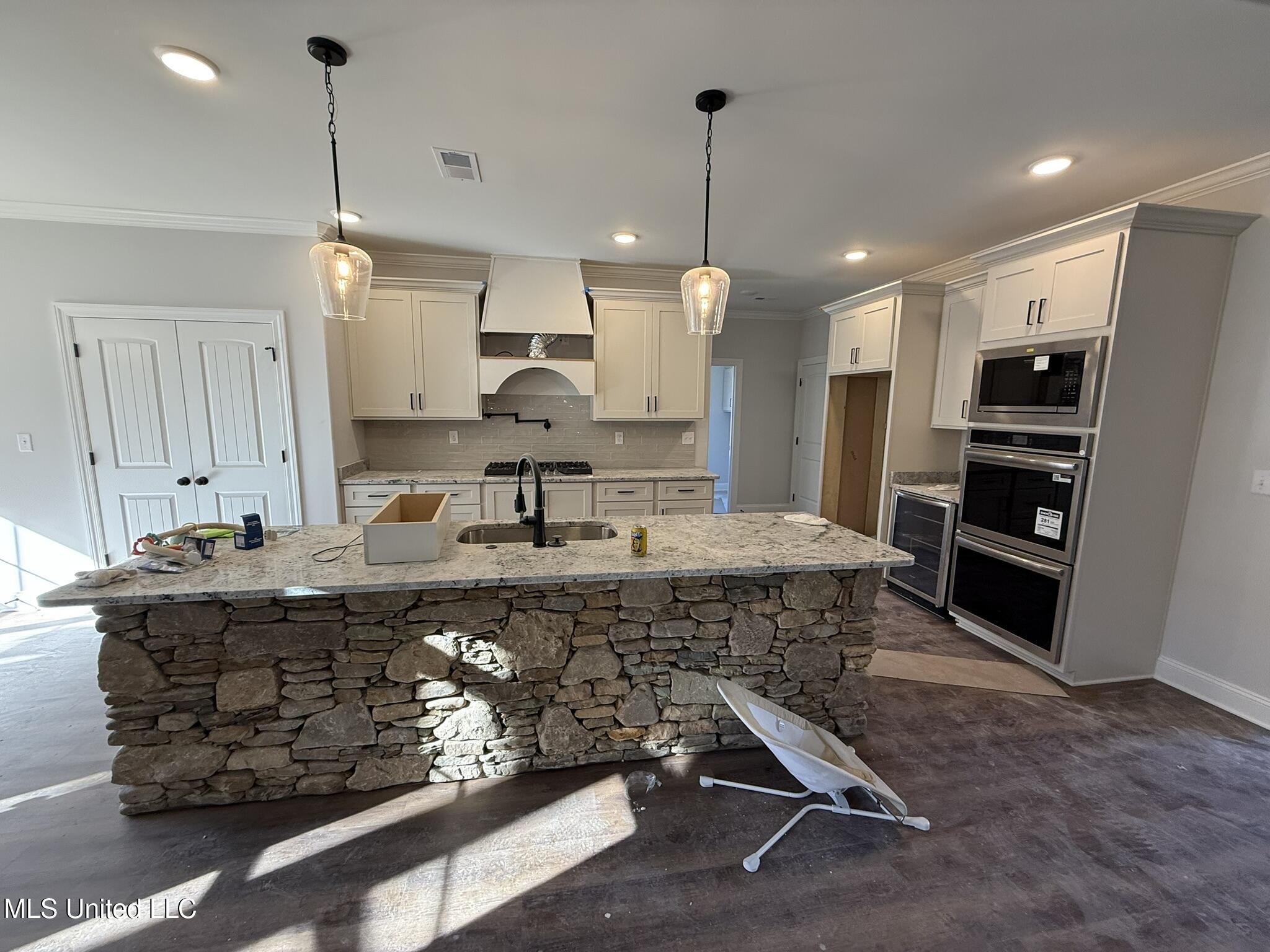 427 Poplar Lane Property Photo 9