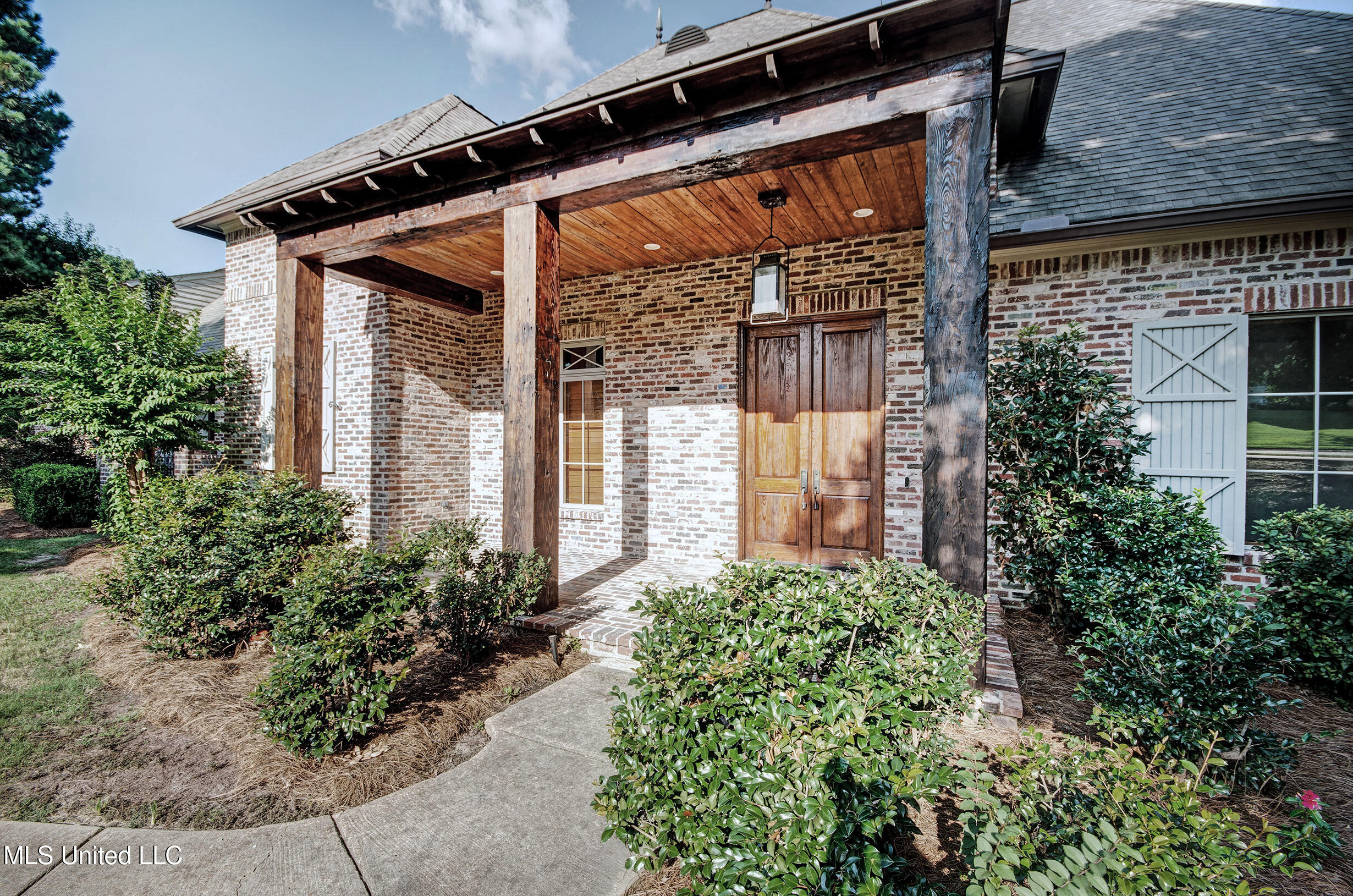 222 Honours Drive Property Photo 3