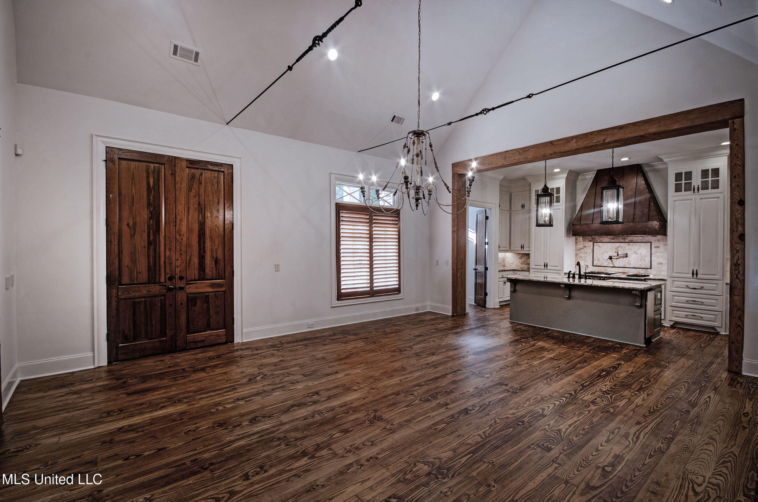 222 Honours Drive Property Photo 4