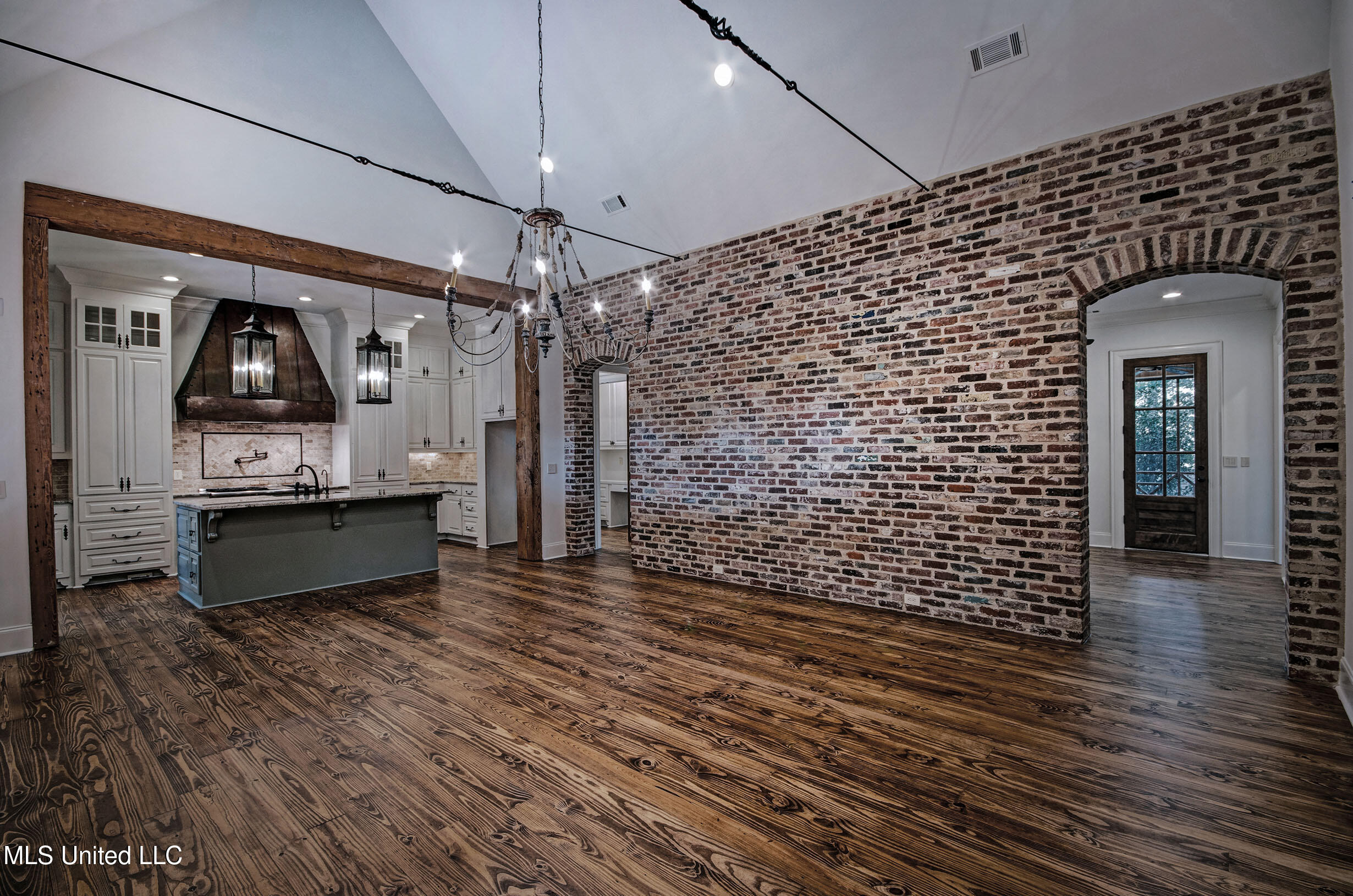 222 Honours Drive Property Photo 5