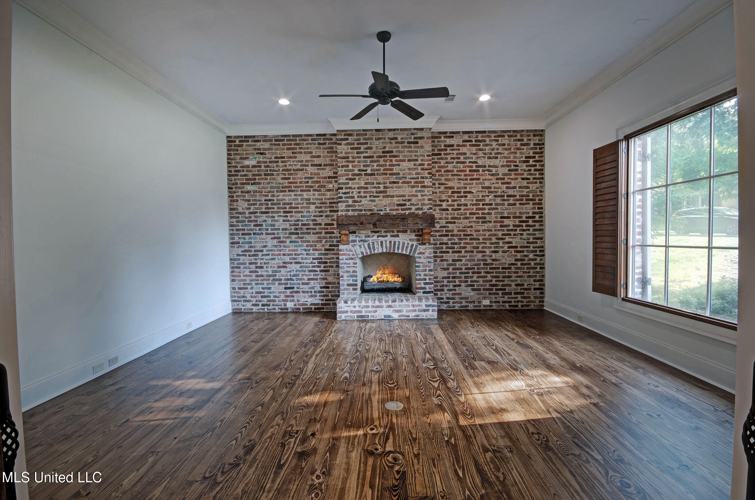 222 Honours Drive Property Photo 8