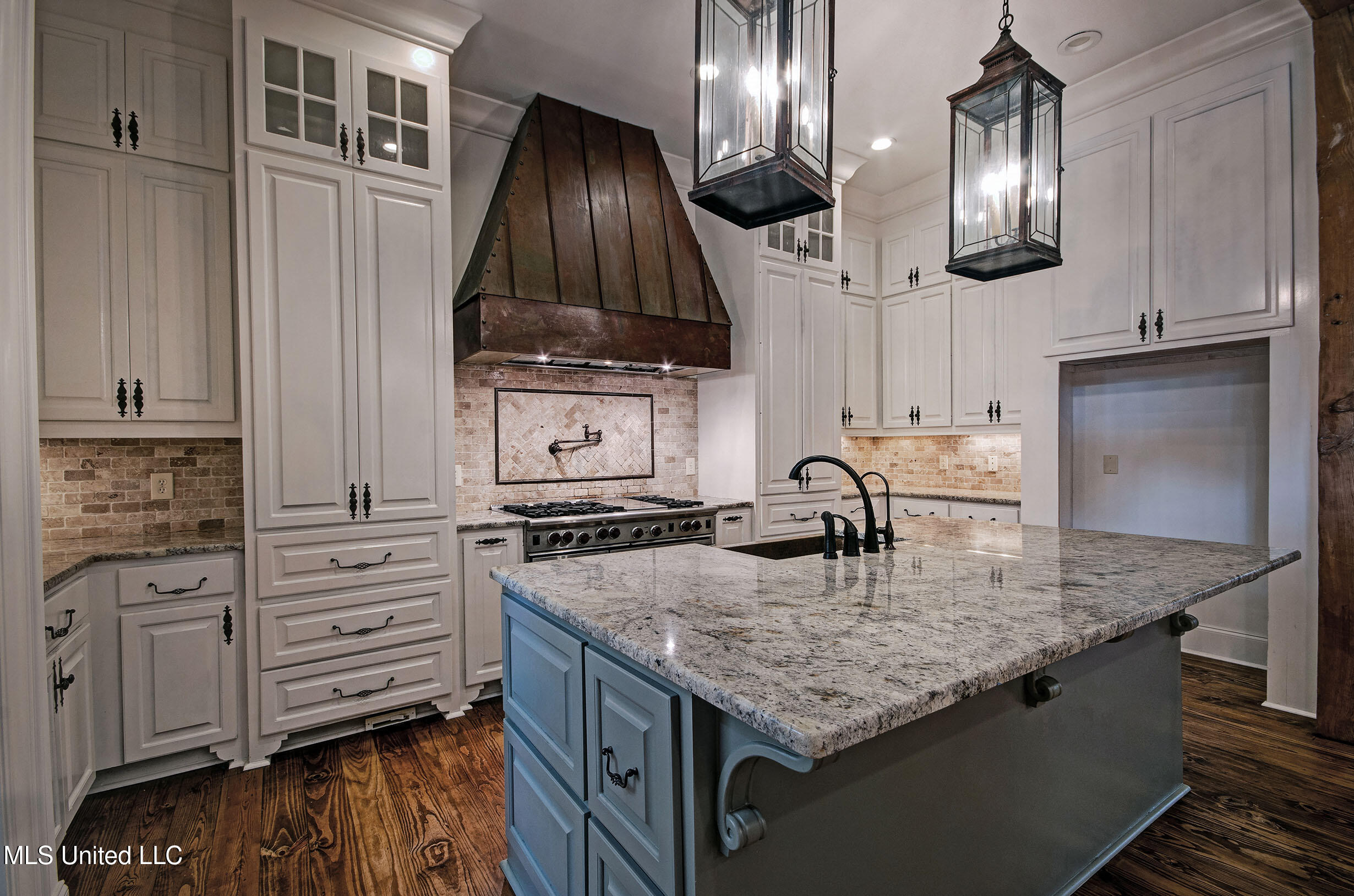 222 Honours Drive Property Photo 9