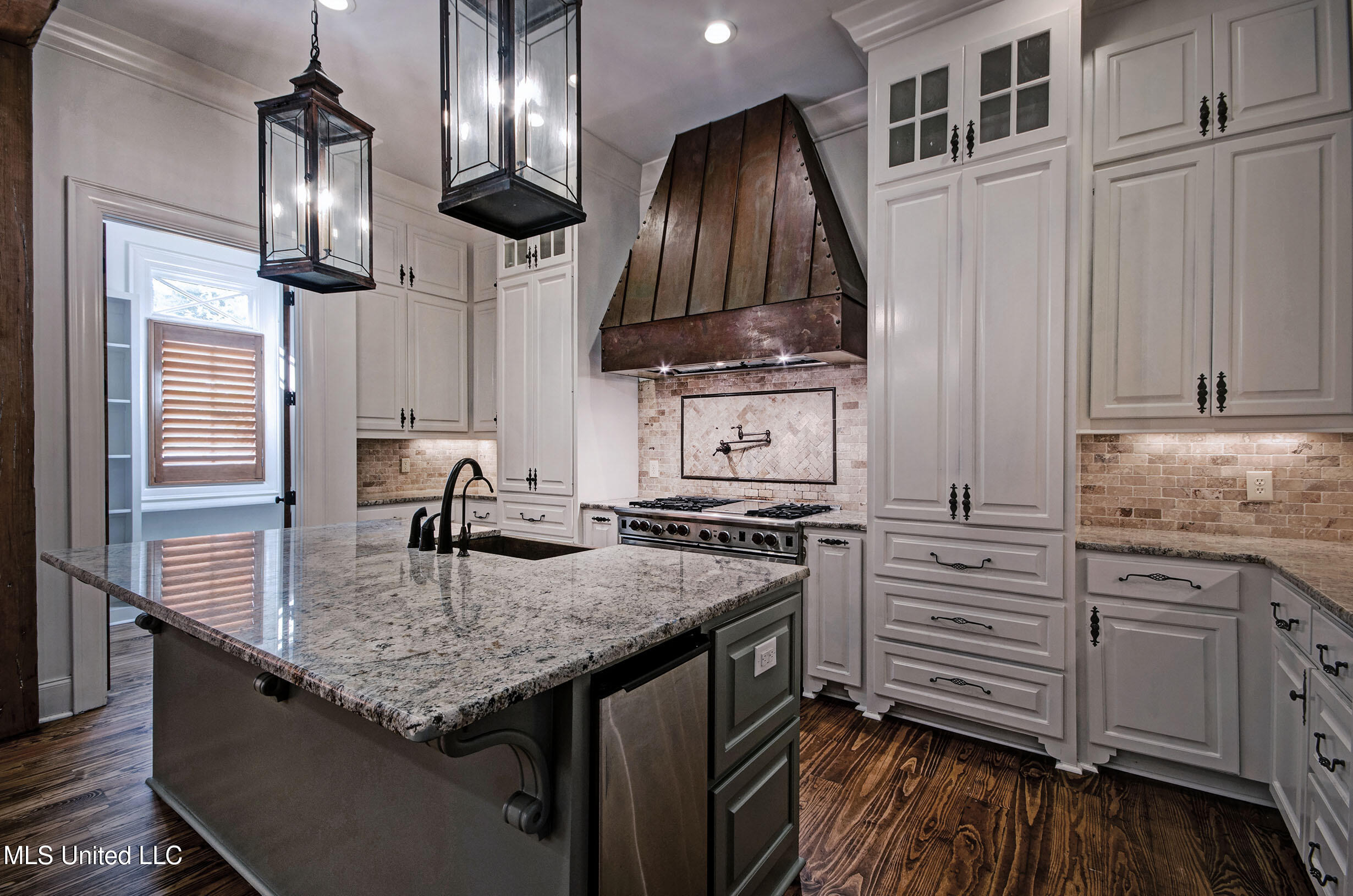 222 Honours Drive Property Photo 10