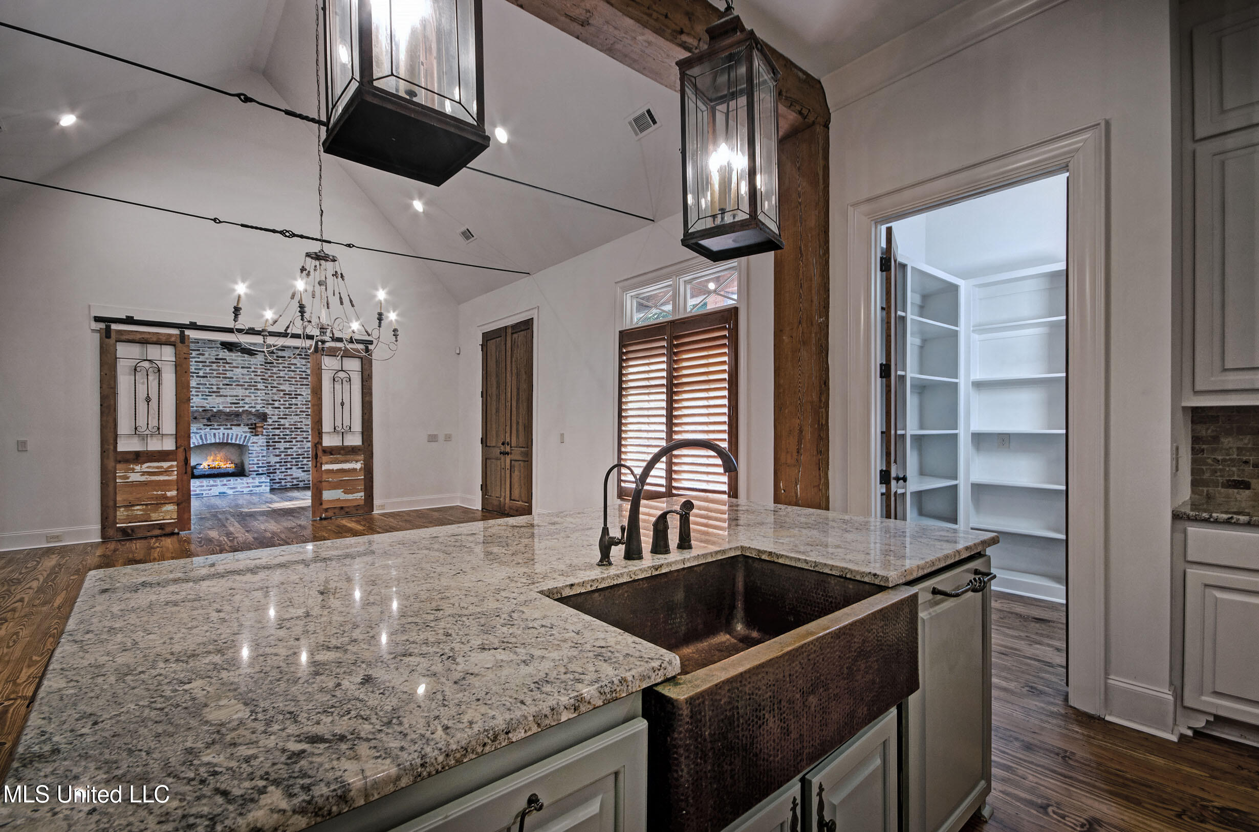 222 Honours Drive Property Photo 12