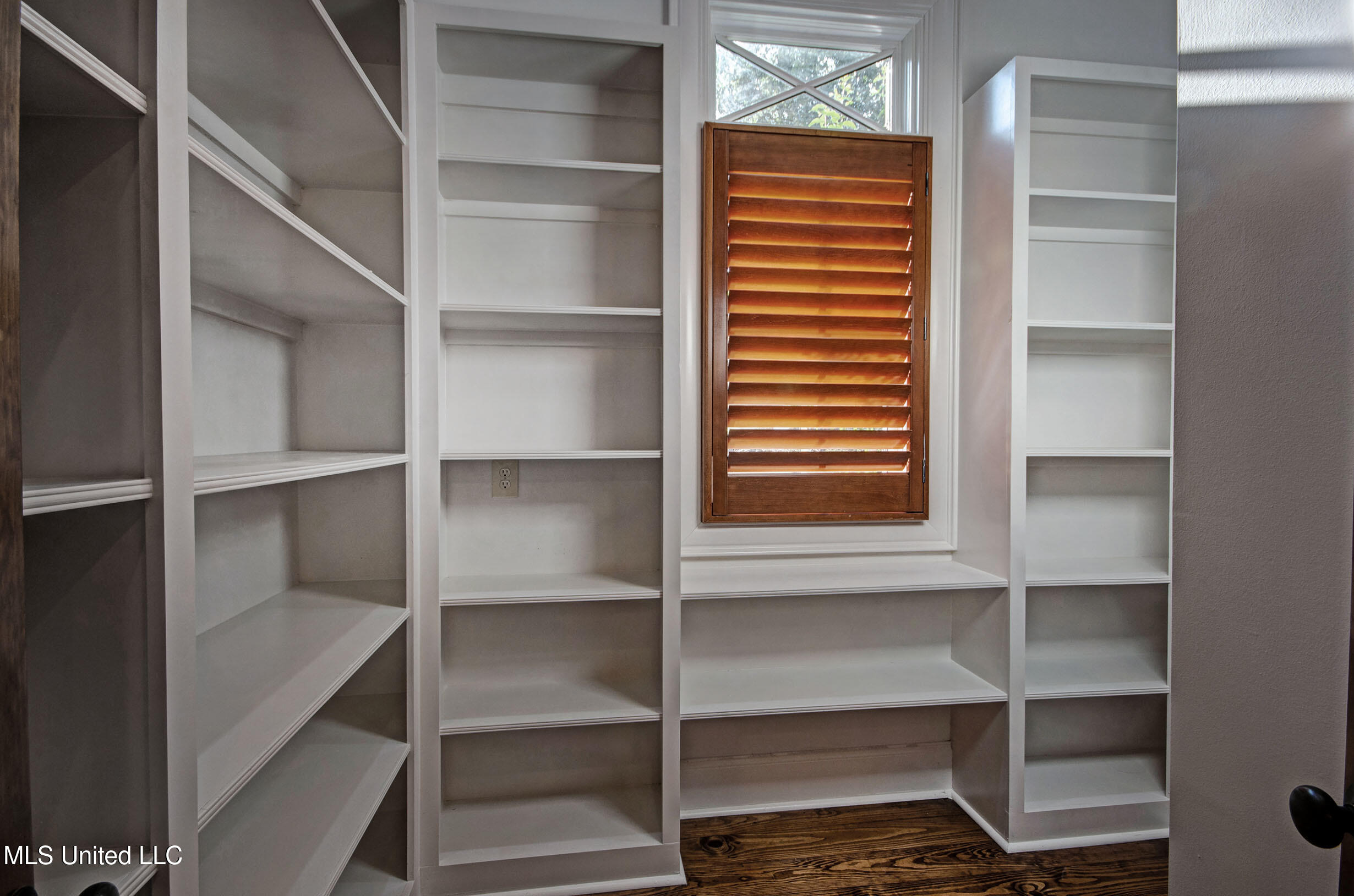 222 Honours Drive Property Photo 13