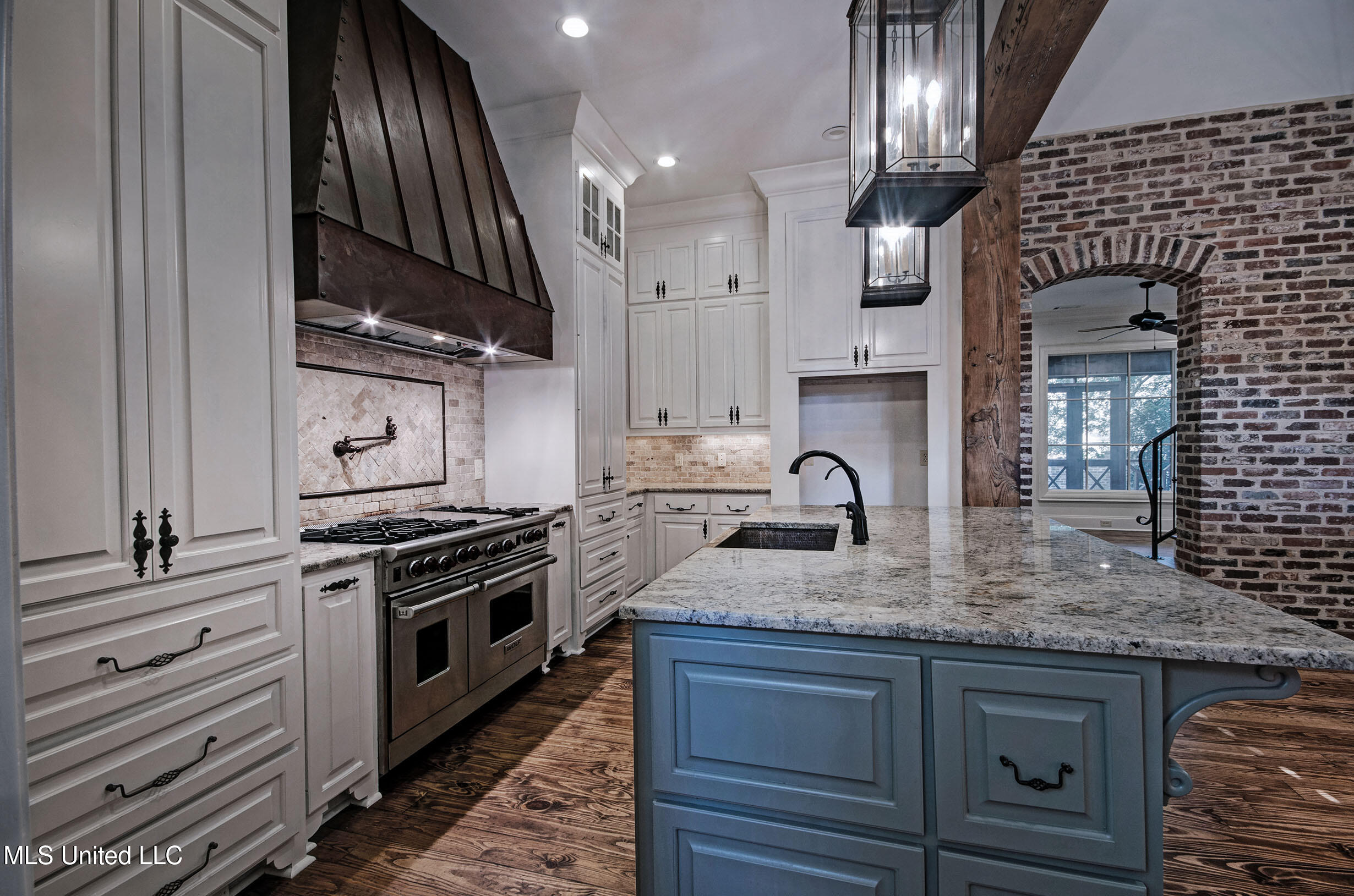 222 Honours Drive Property Photo 15