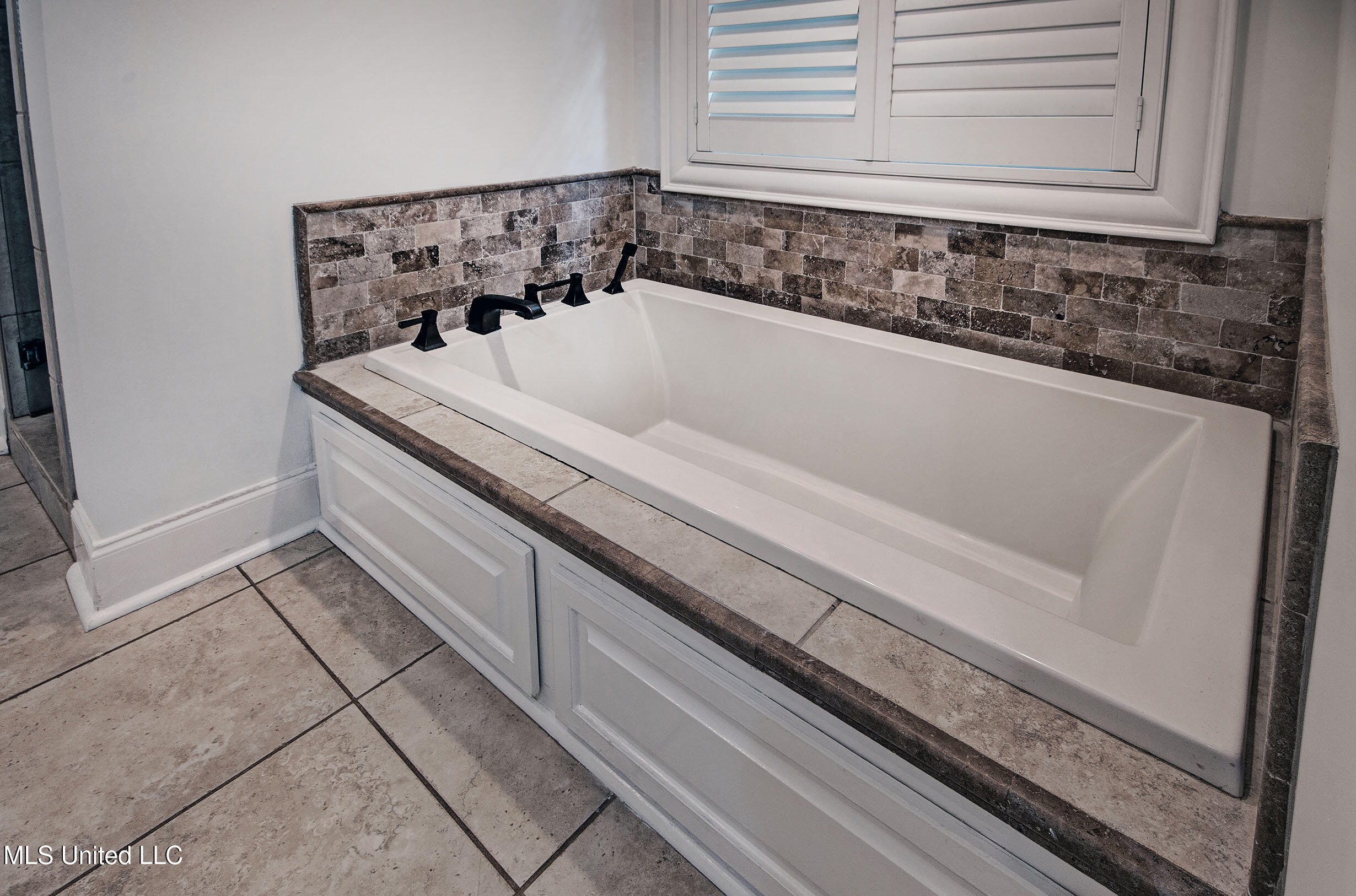 222 Honours Drive Property Photo 23