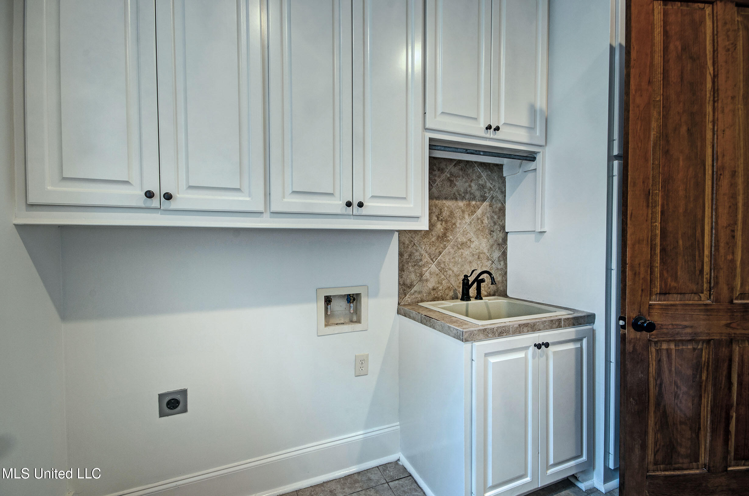 222 Honours Drive Property Photo 31