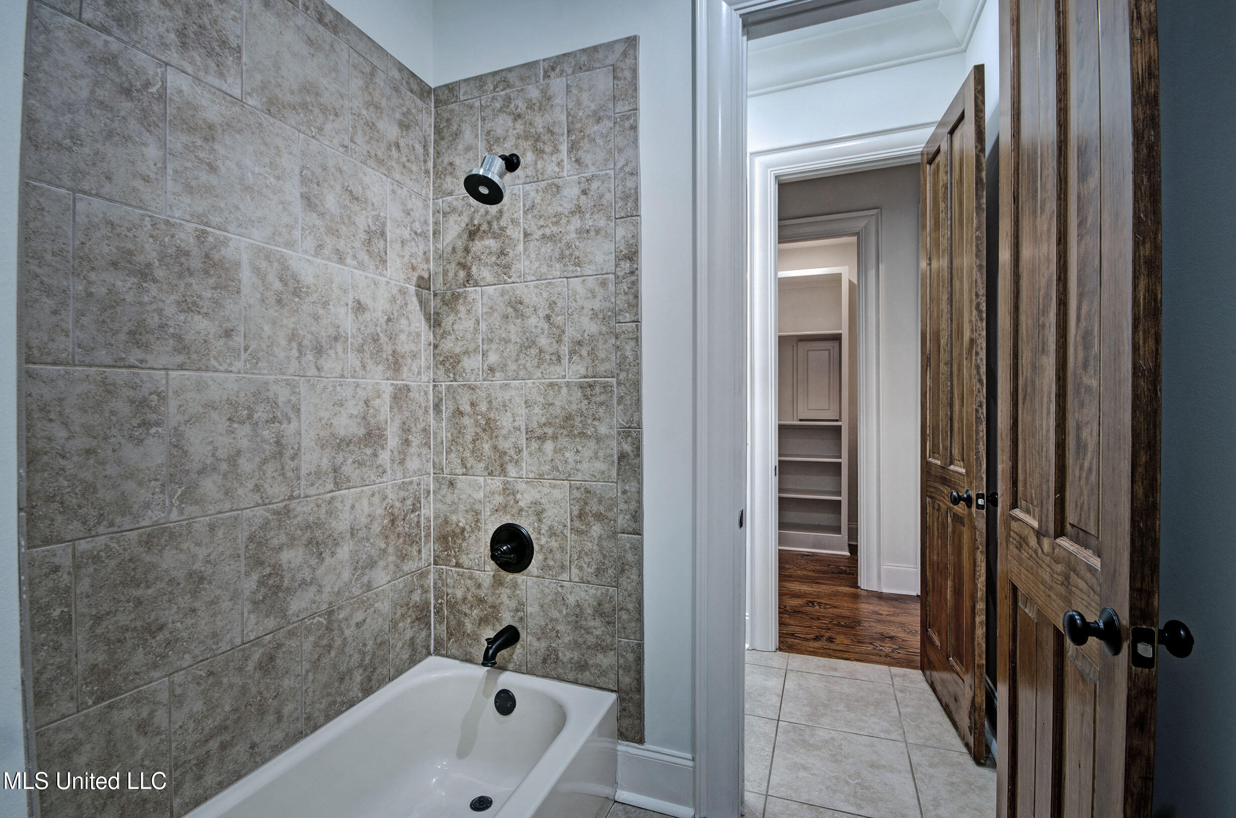 222 Honours Drive Property Photo 39