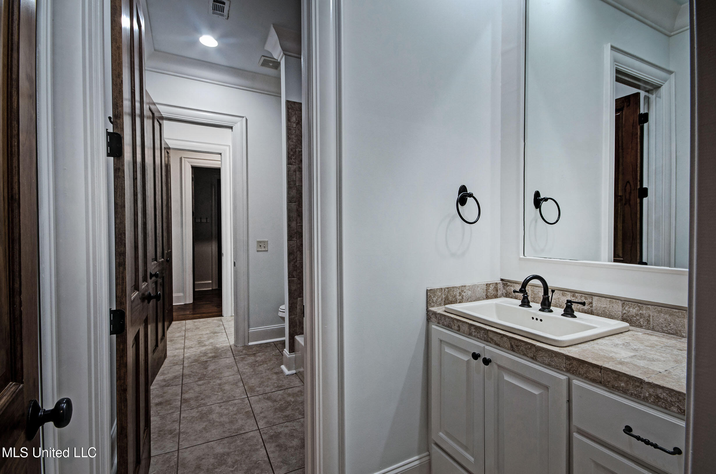 222 Honours Drive Property Photo 40