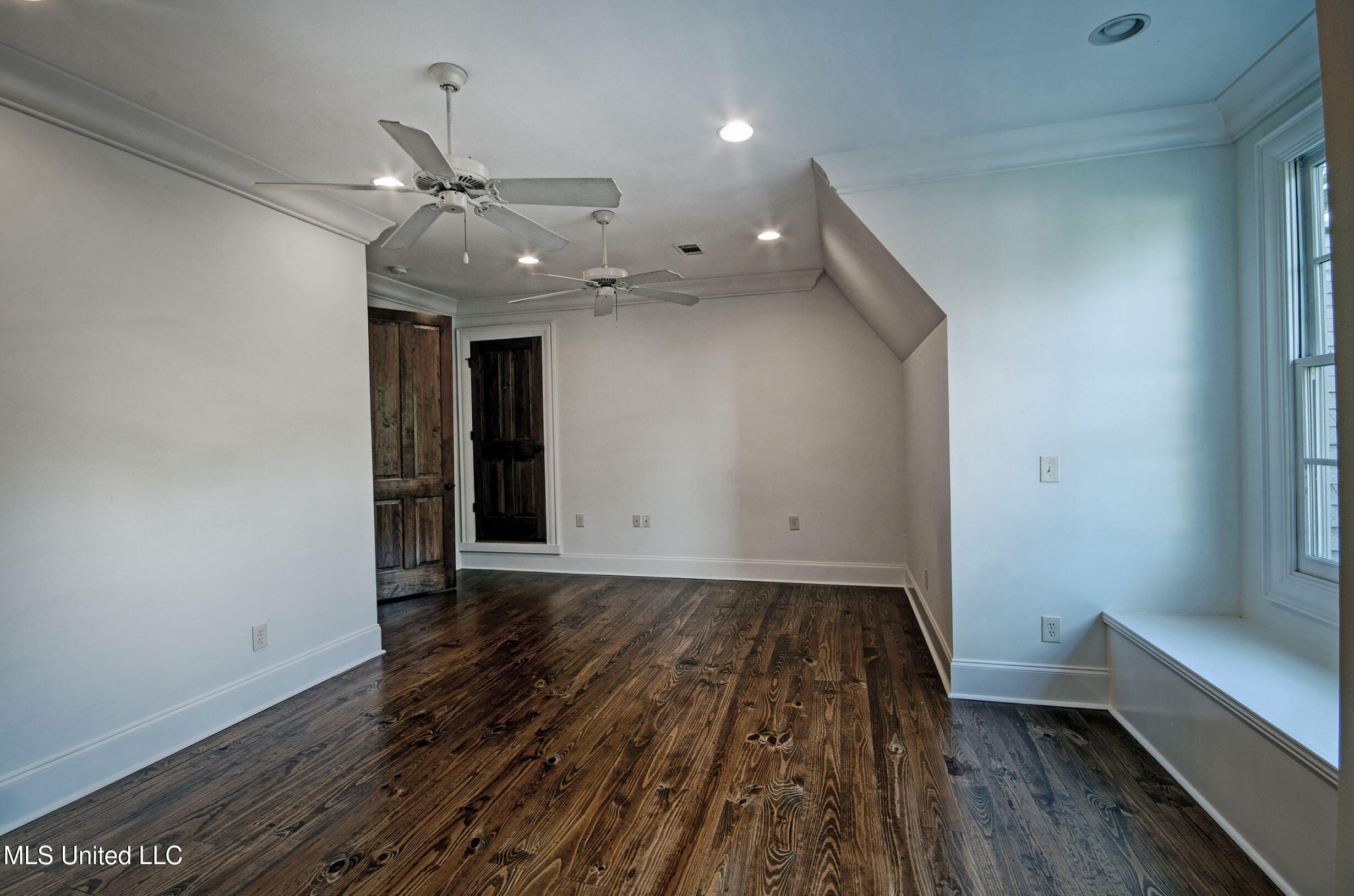 222 Honours Drive Property Photo 45