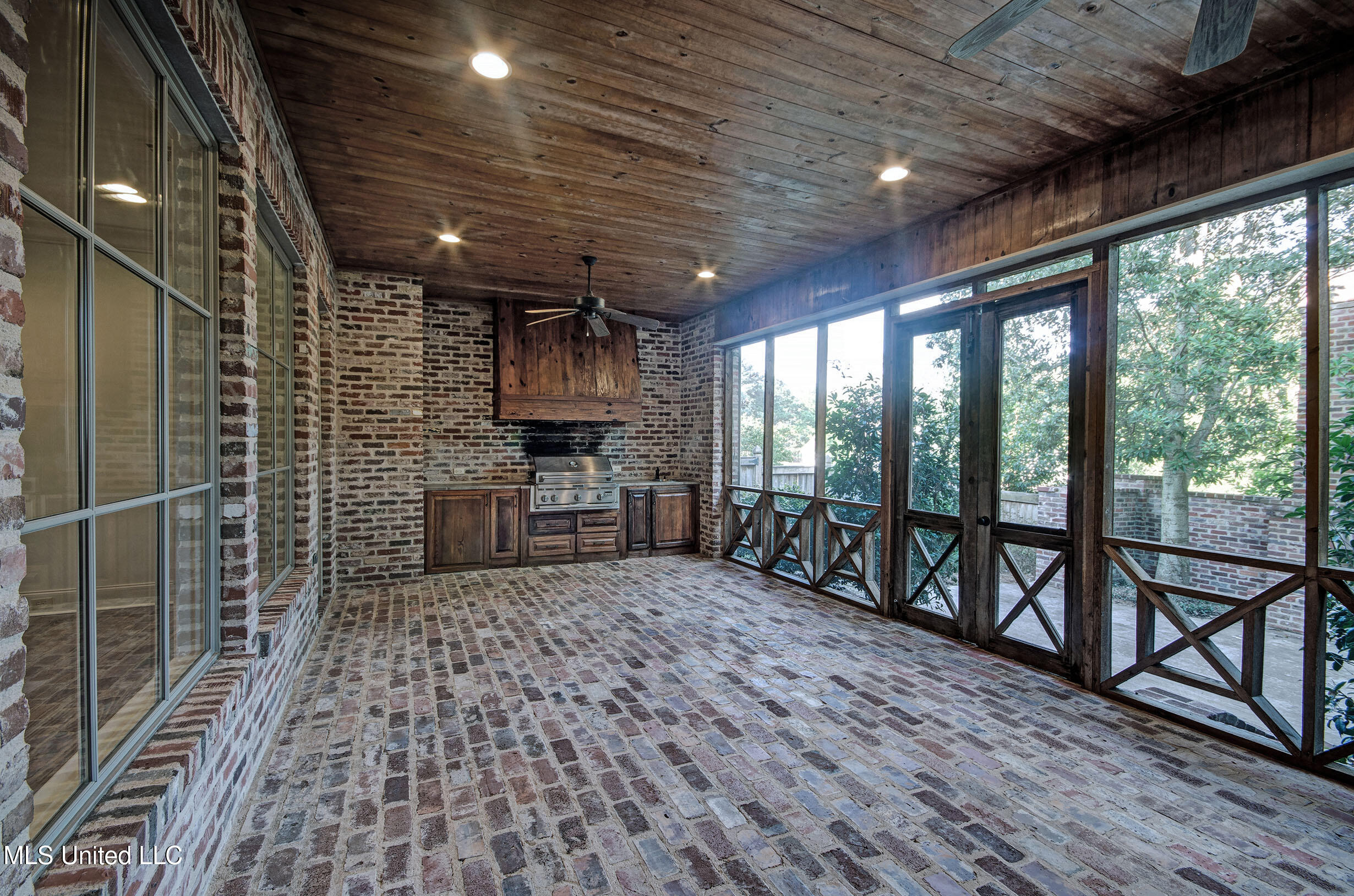 222 Honours Drive Property Photo 46