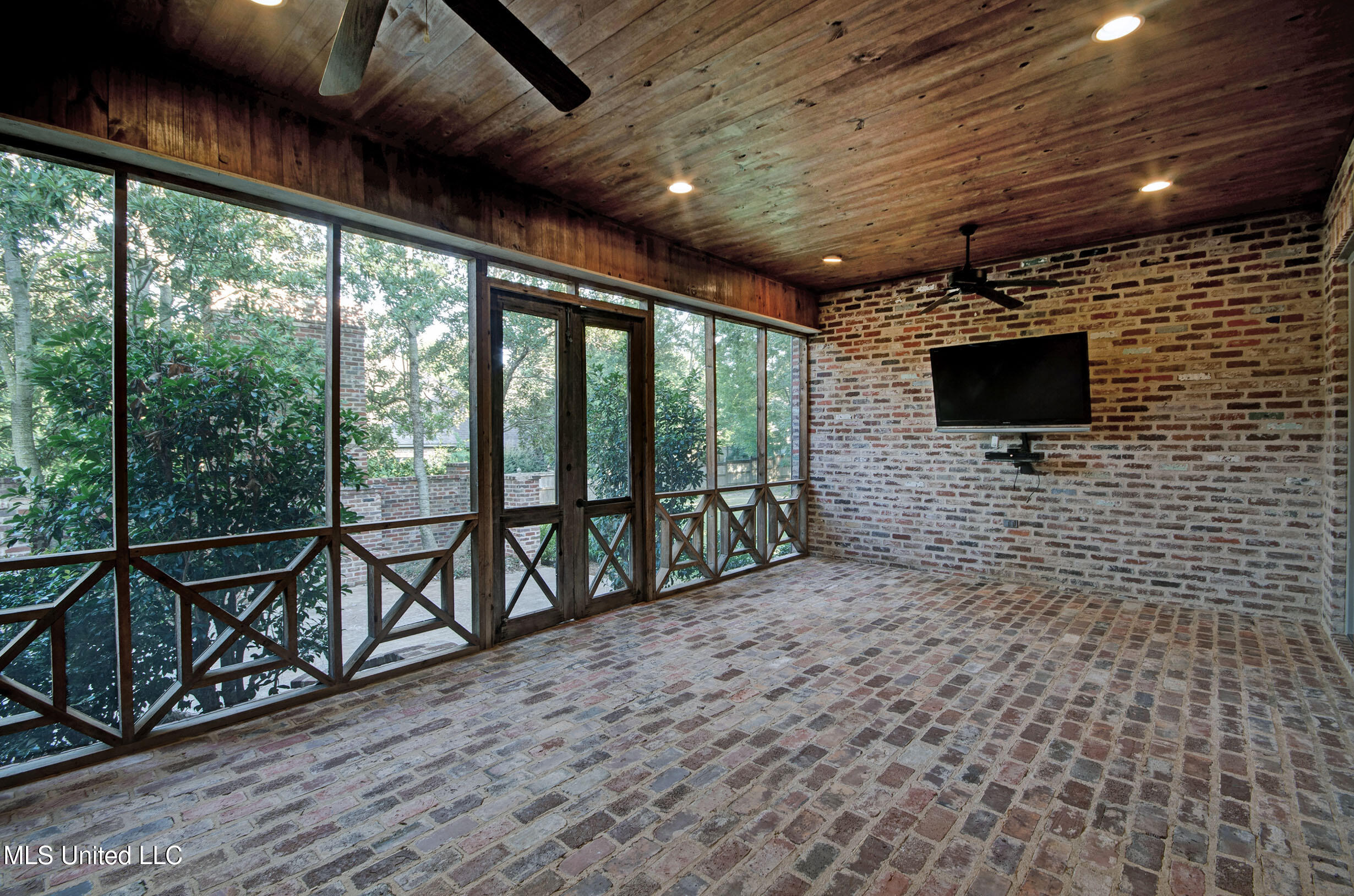 222 Honours Drive Property Photo 47