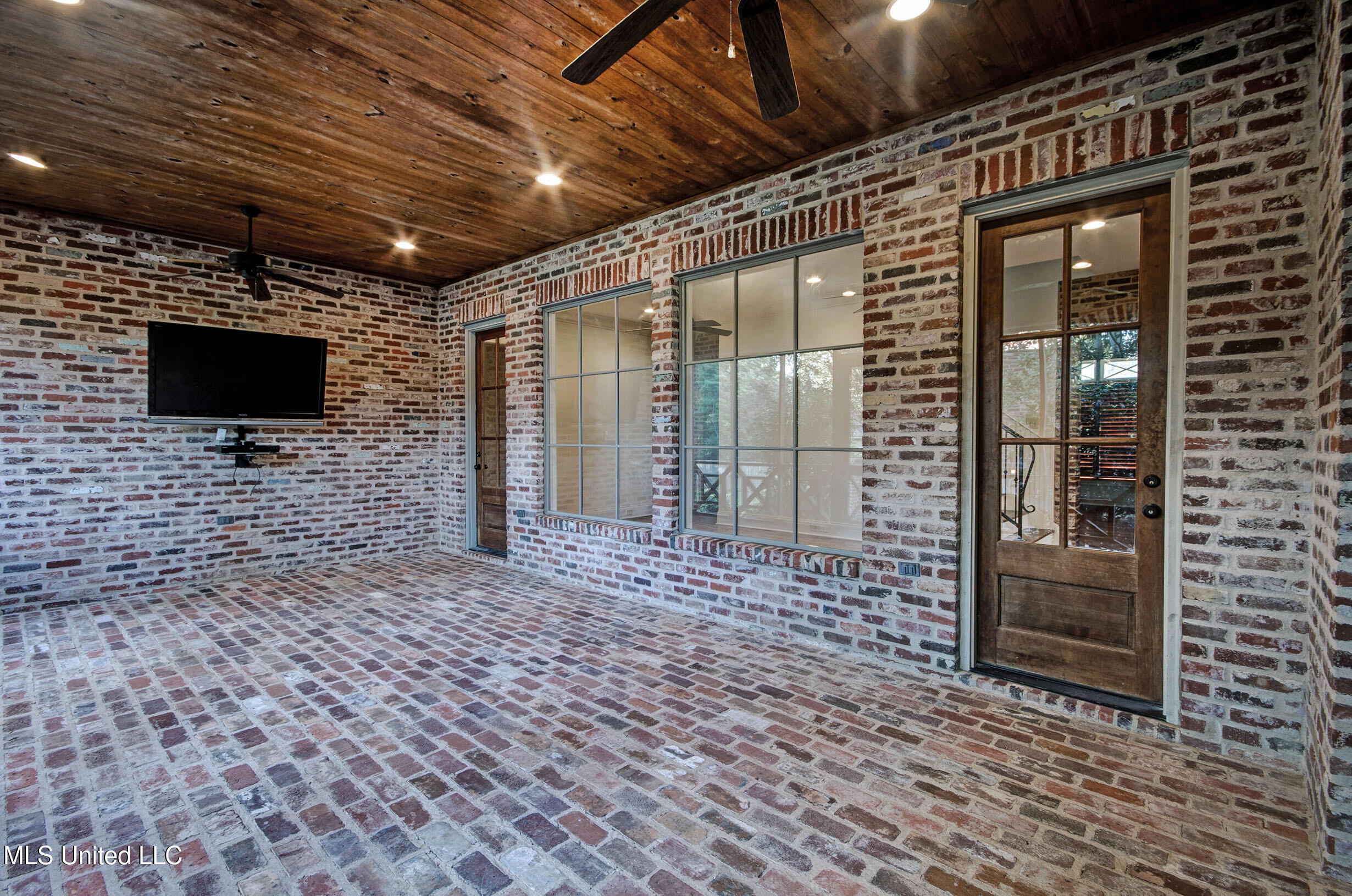 222 Honours Drive Property Photo 48