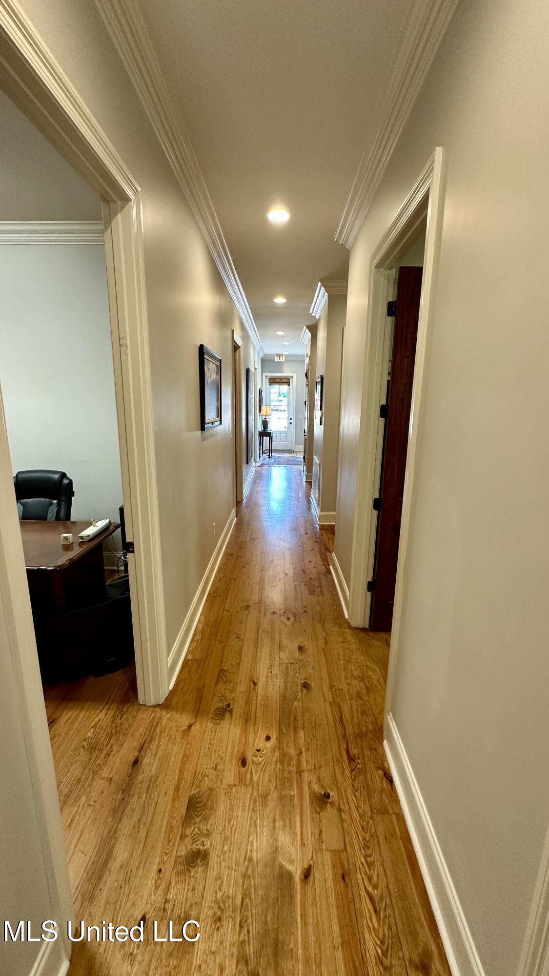 216 W Jackson Street Property Photo 6