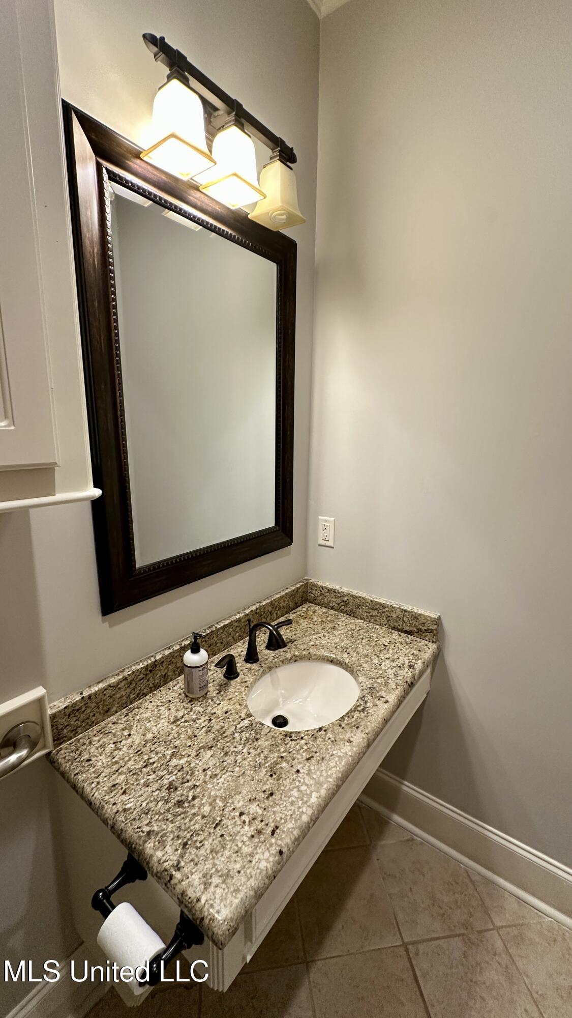 216 W Jackson Street Property Photo 10