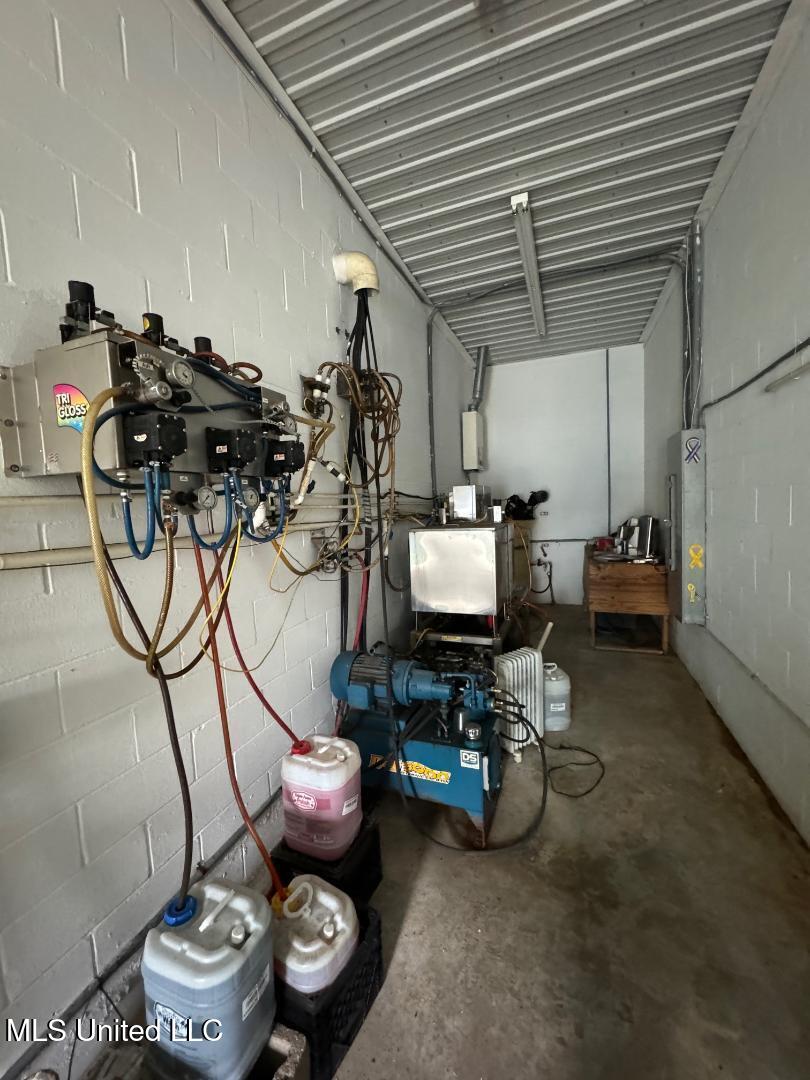 1728 Ingalls Avenue Property Photo 7