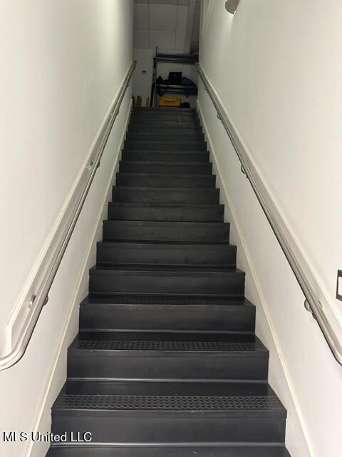 3036 Longfellow Drive Property Photo 8