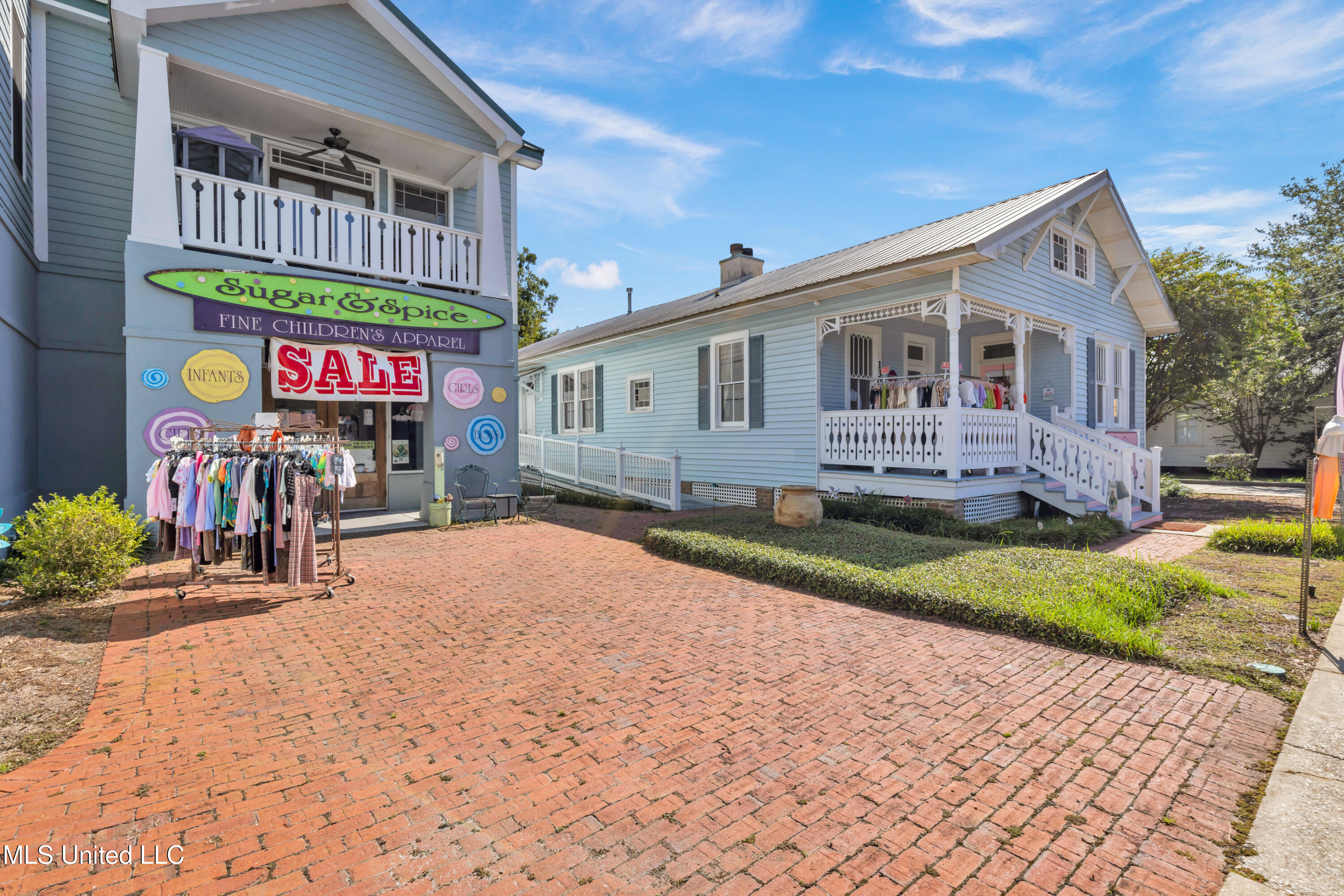 1304-06 Government Street Property Photo 3