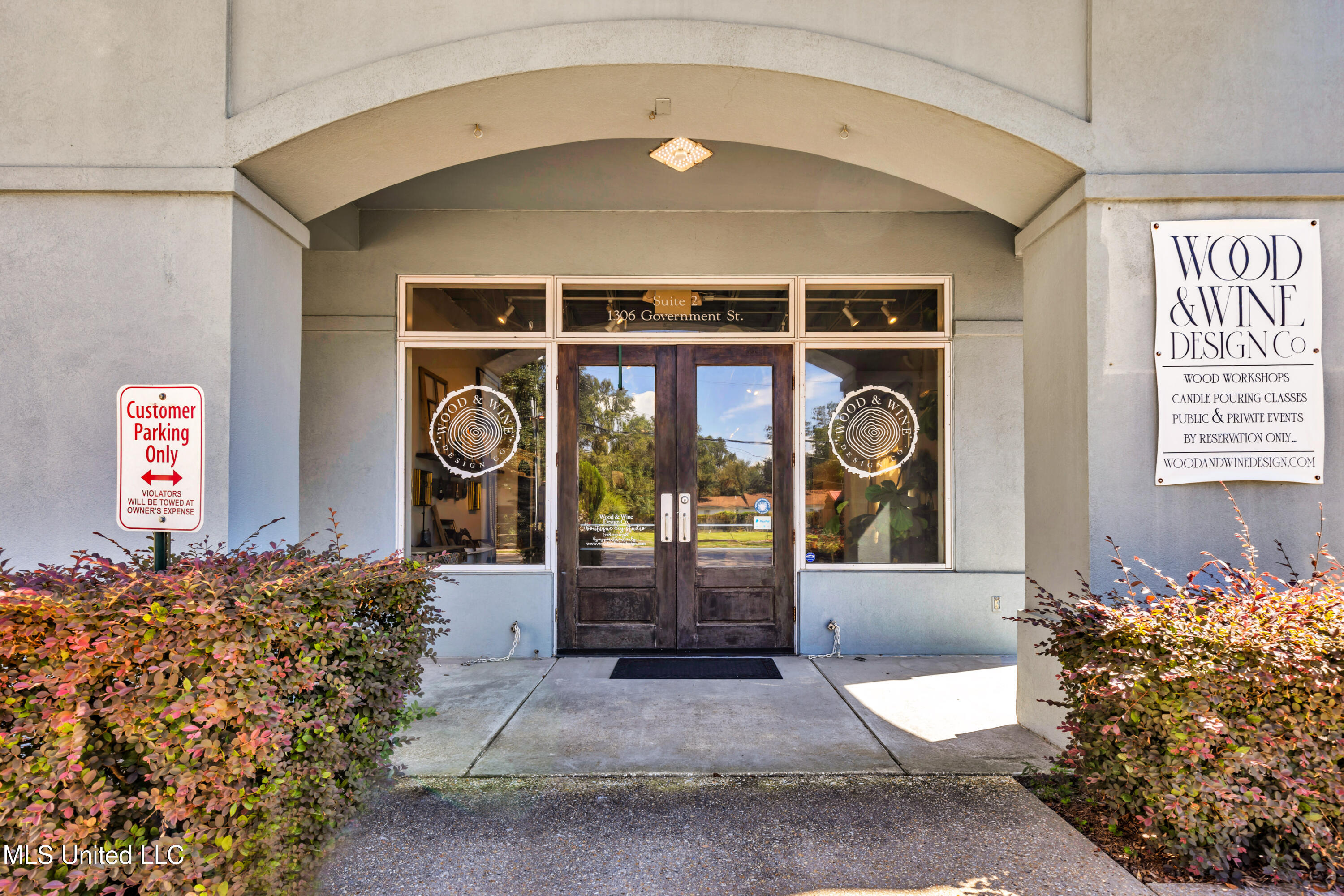 1304-06 Government Street Property Photo 7