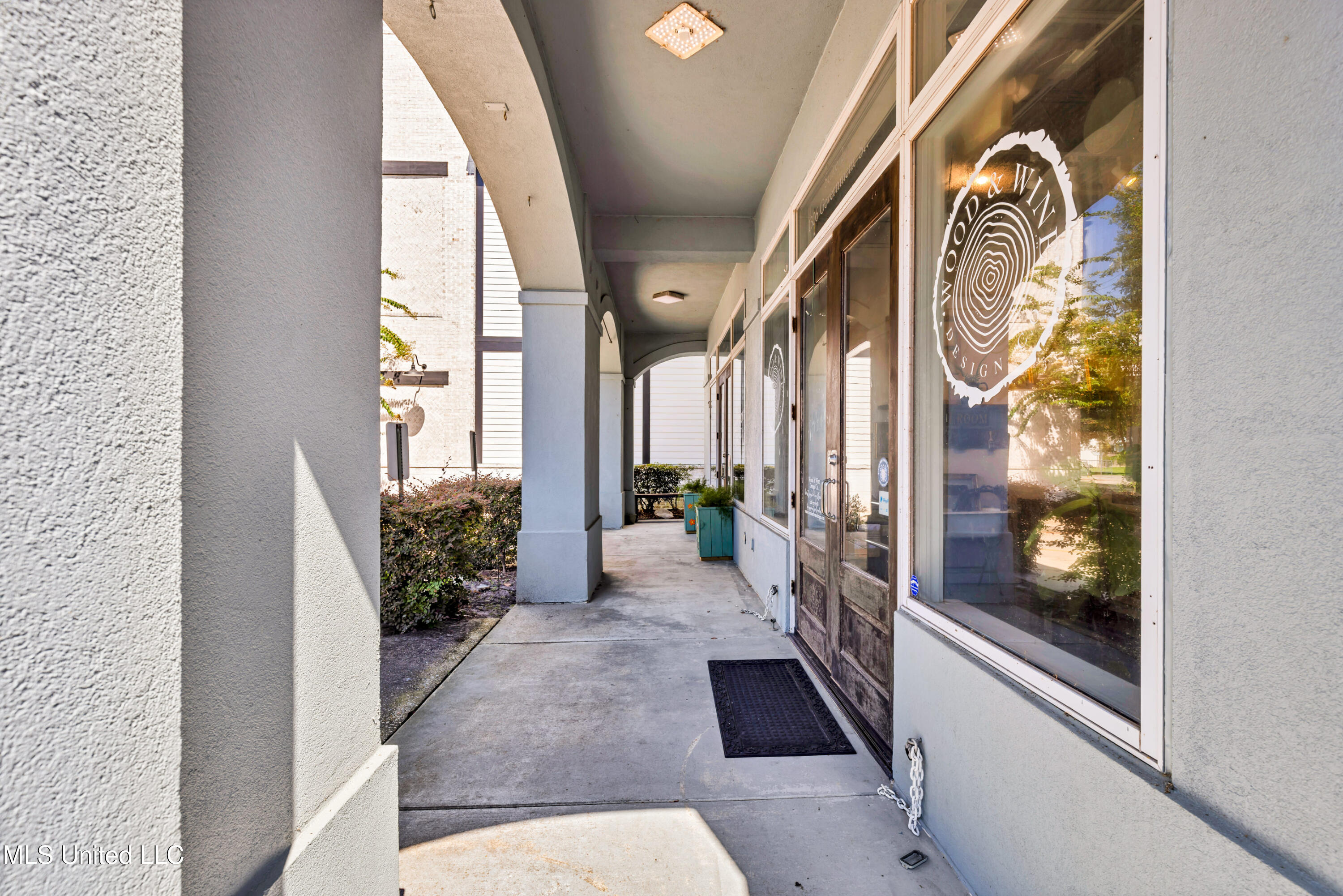 1304-06 Government Street Property Photo 9