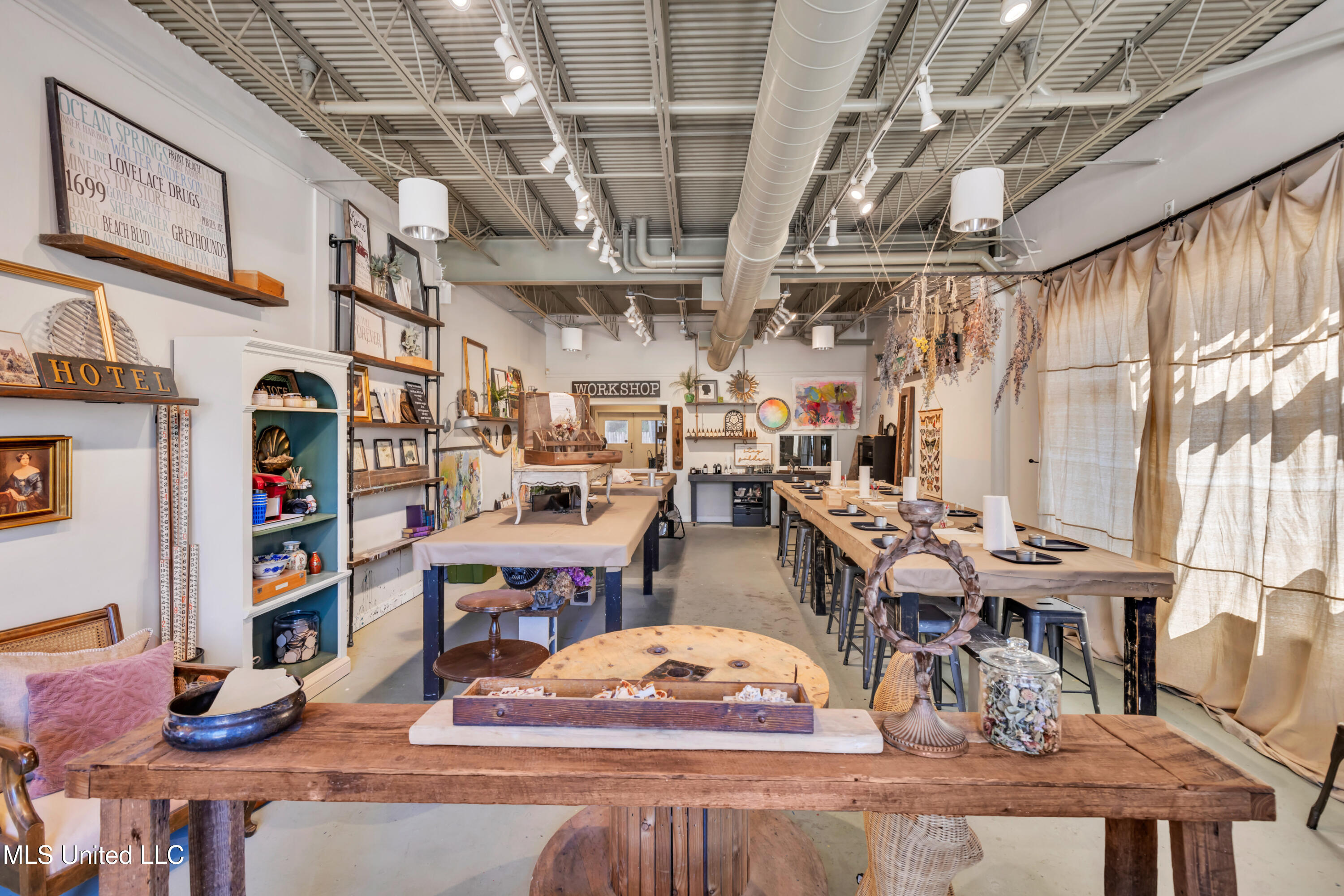 1304-06 Government Street Property Photo 10