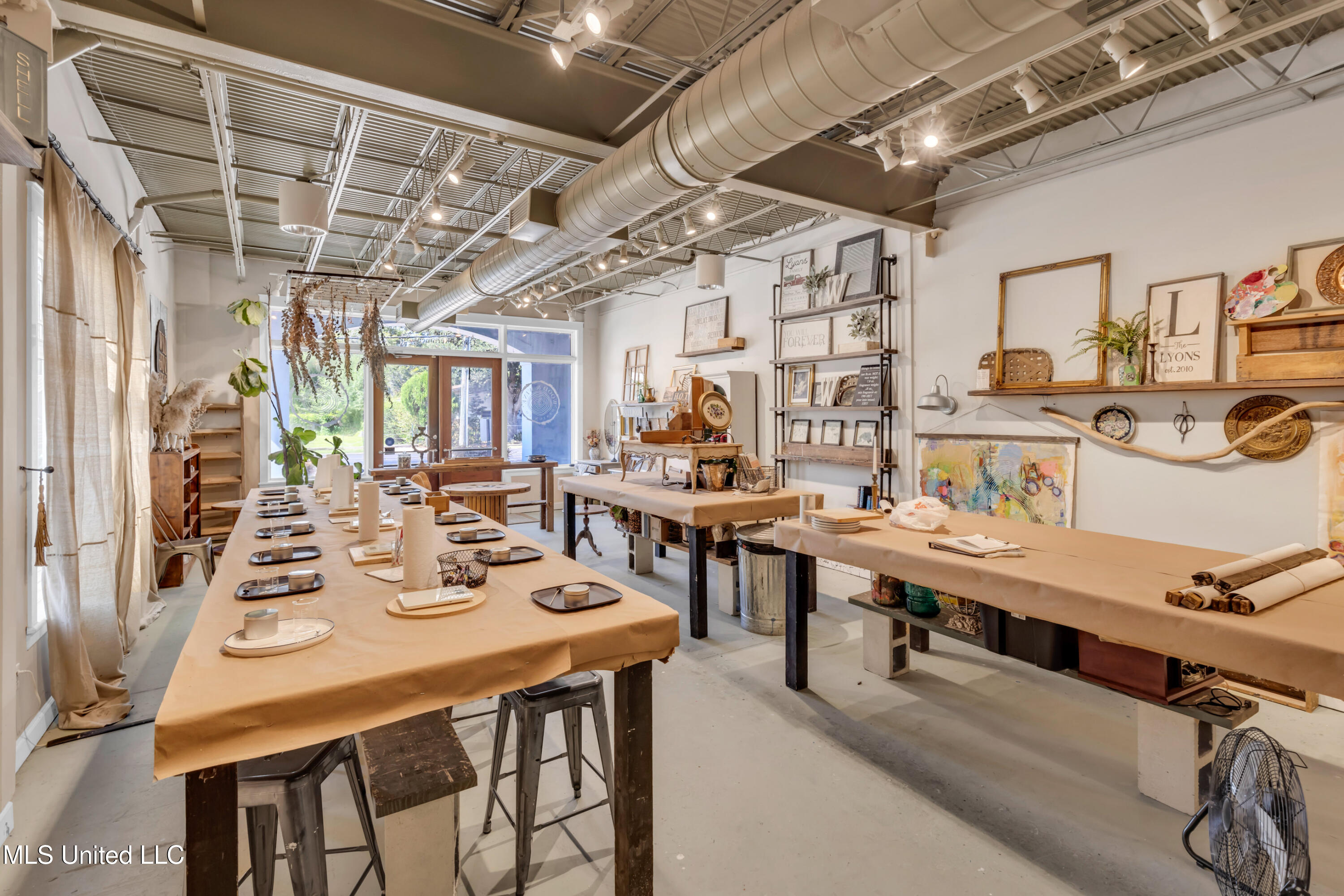 1304-06 Government Street Property Photo 13