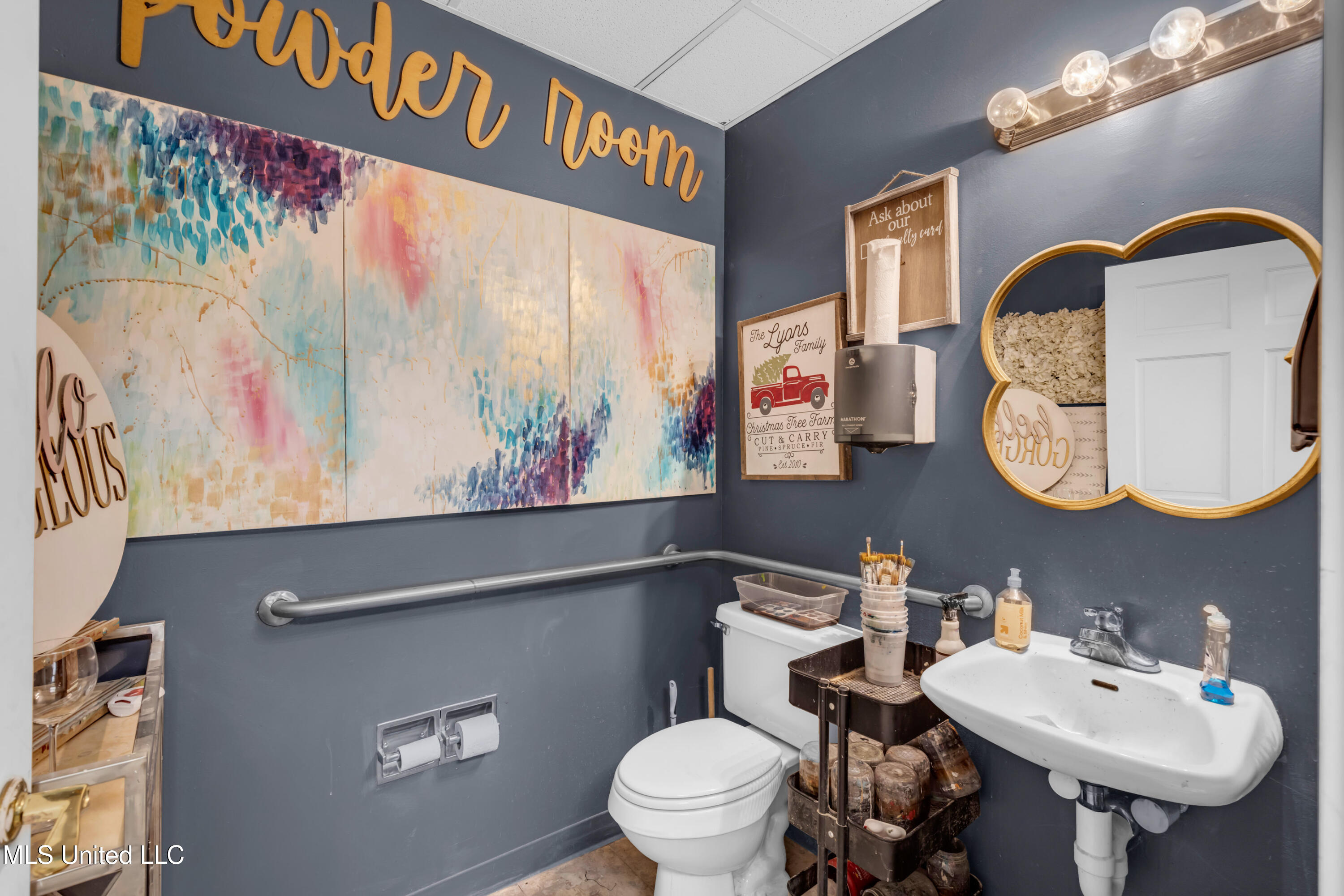 1304-06 Government Street Property Photo 19