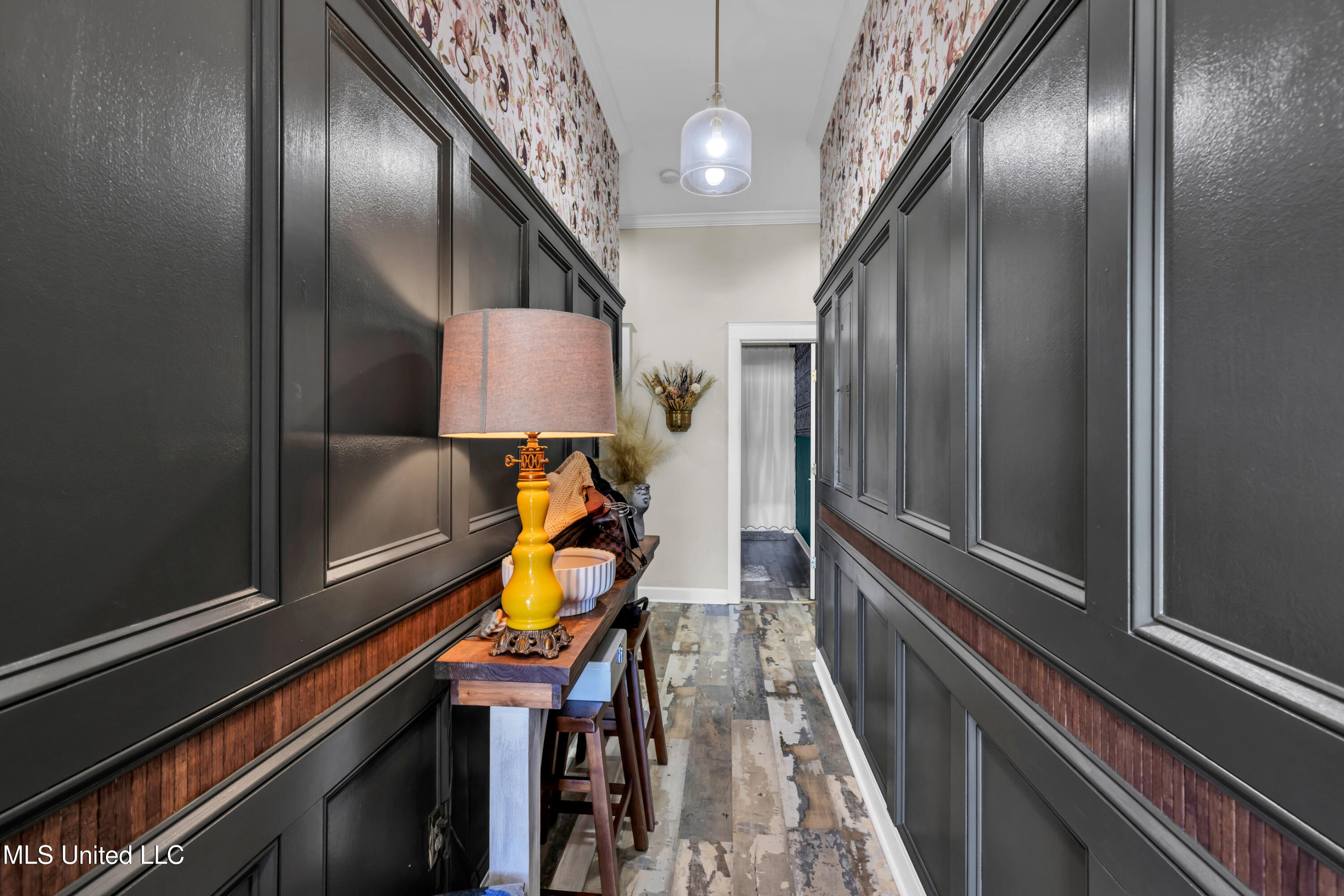 1304-06 Government Street Property Photo 25