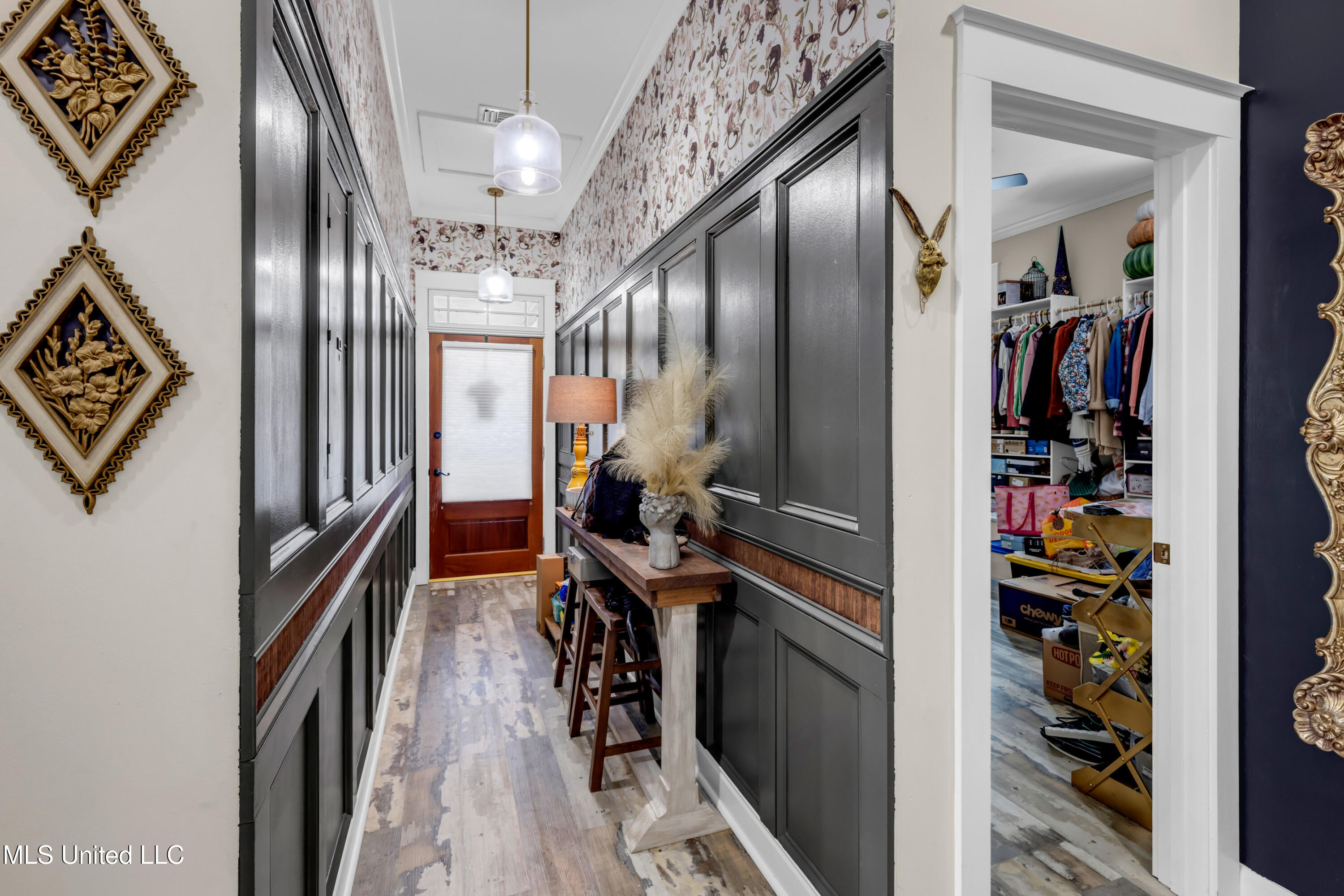 1304-06 Government Street Property Photo 26