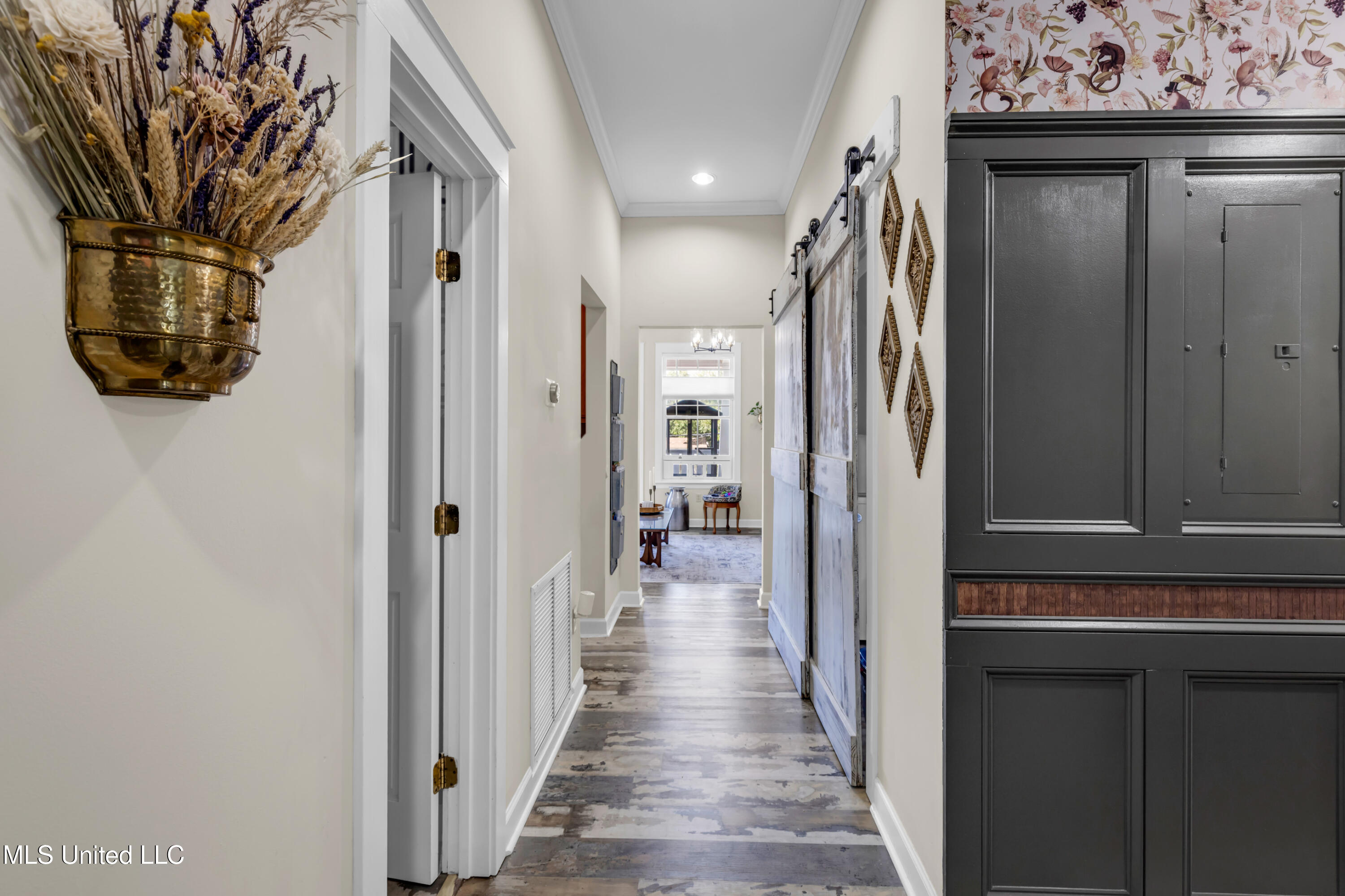 1304-06 Government Street Property Photo 27