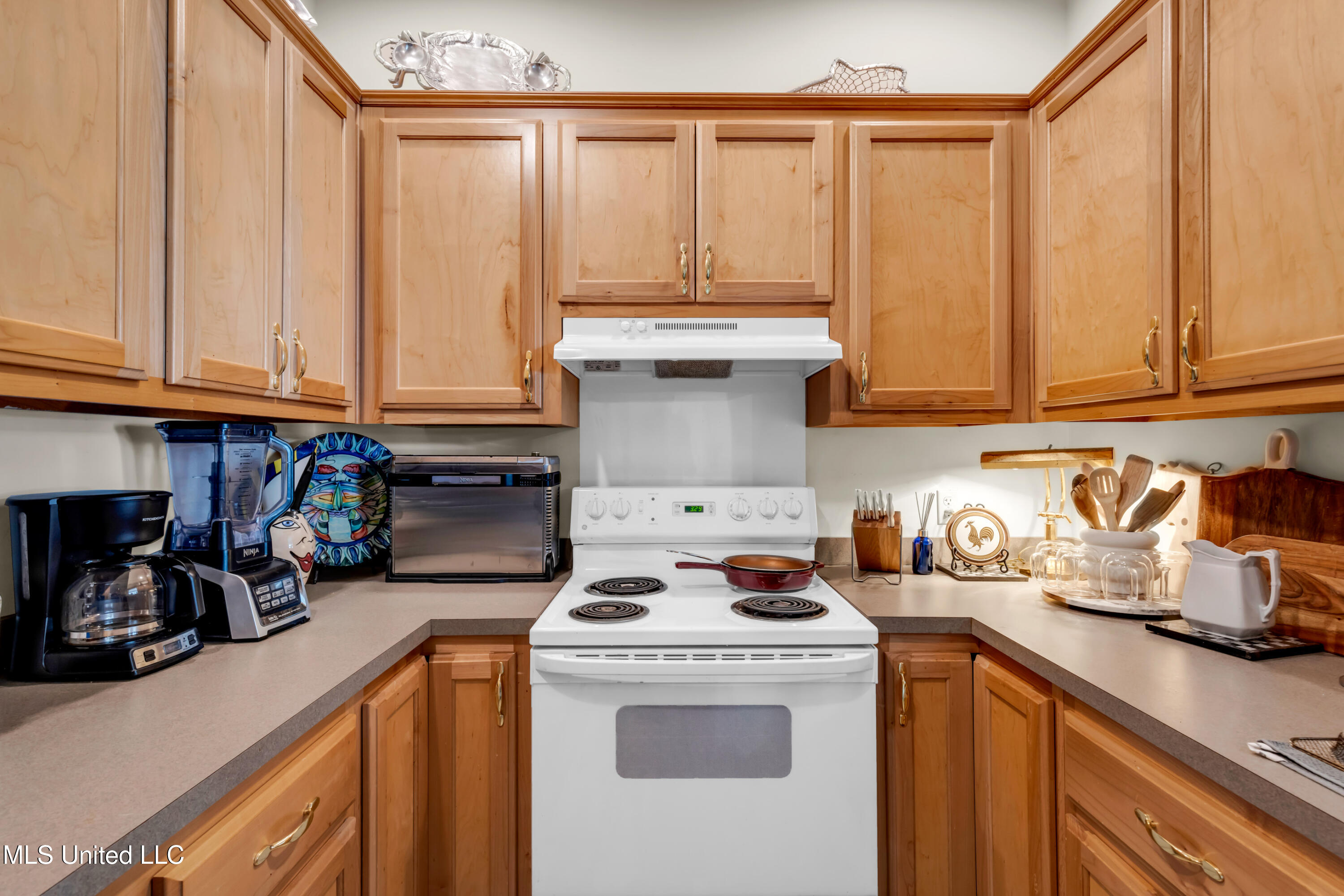 1304-06 Government Street Property Photo 33