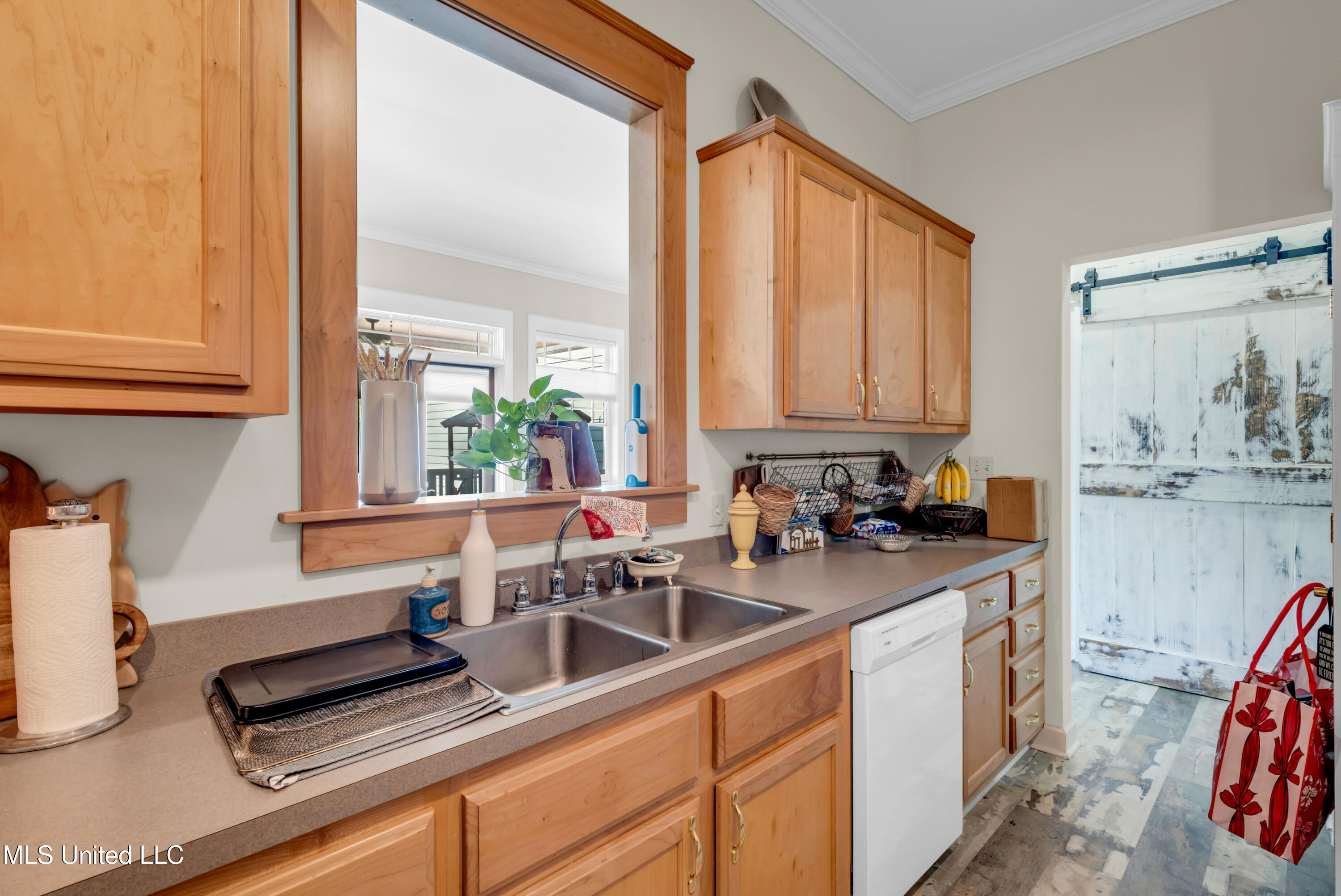 1304-06 Government Street Property Photo 34