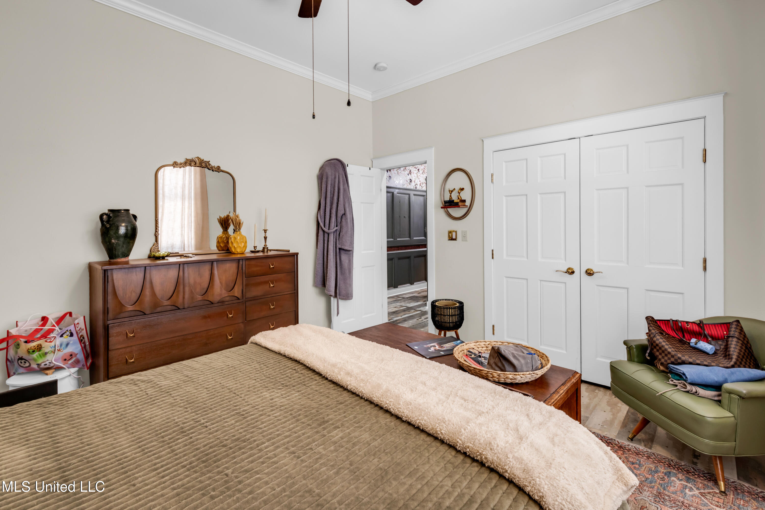 1304-06 Government Street Property Photo 37