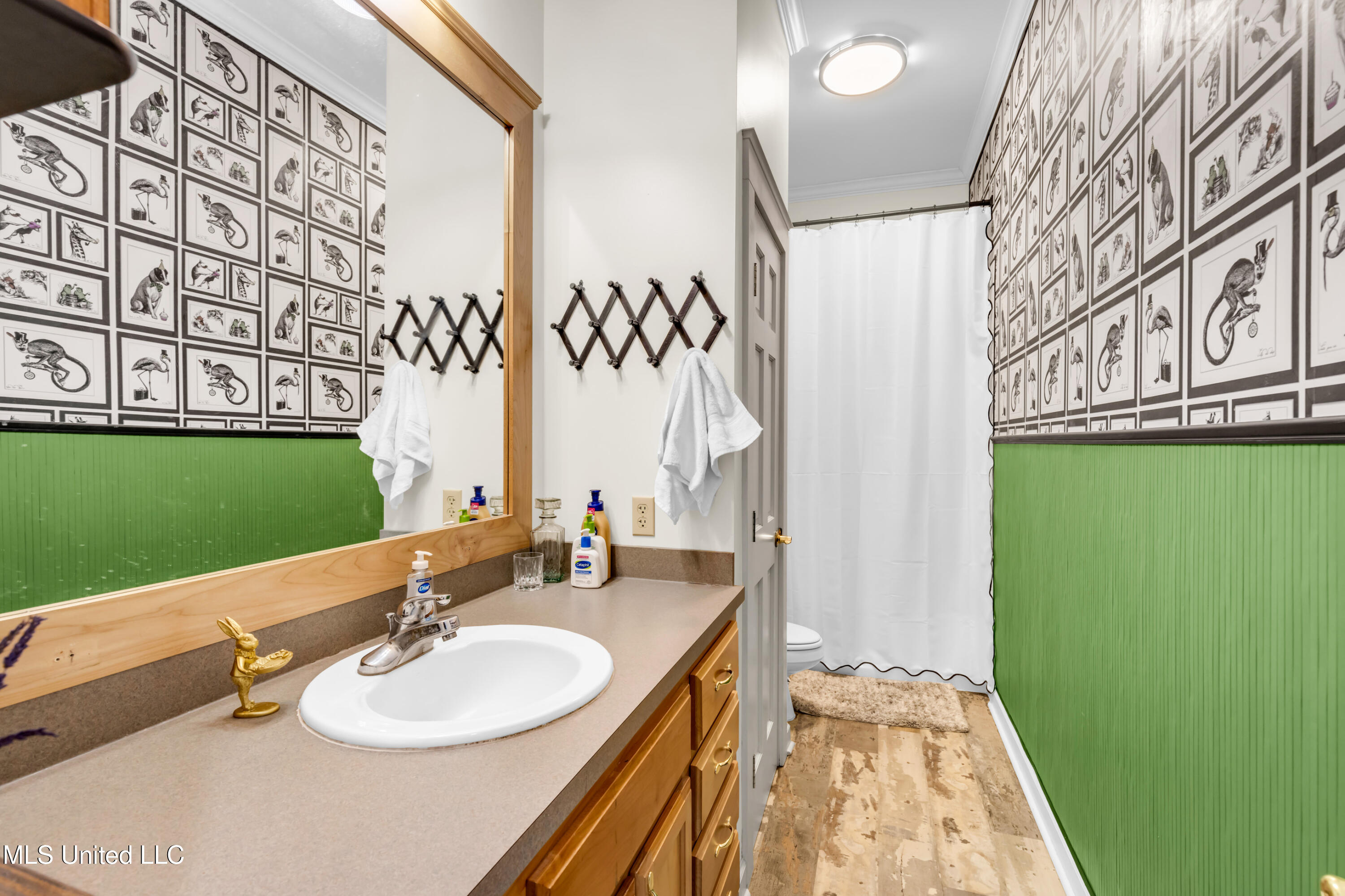 1304-06 Government Street Property Photo 38