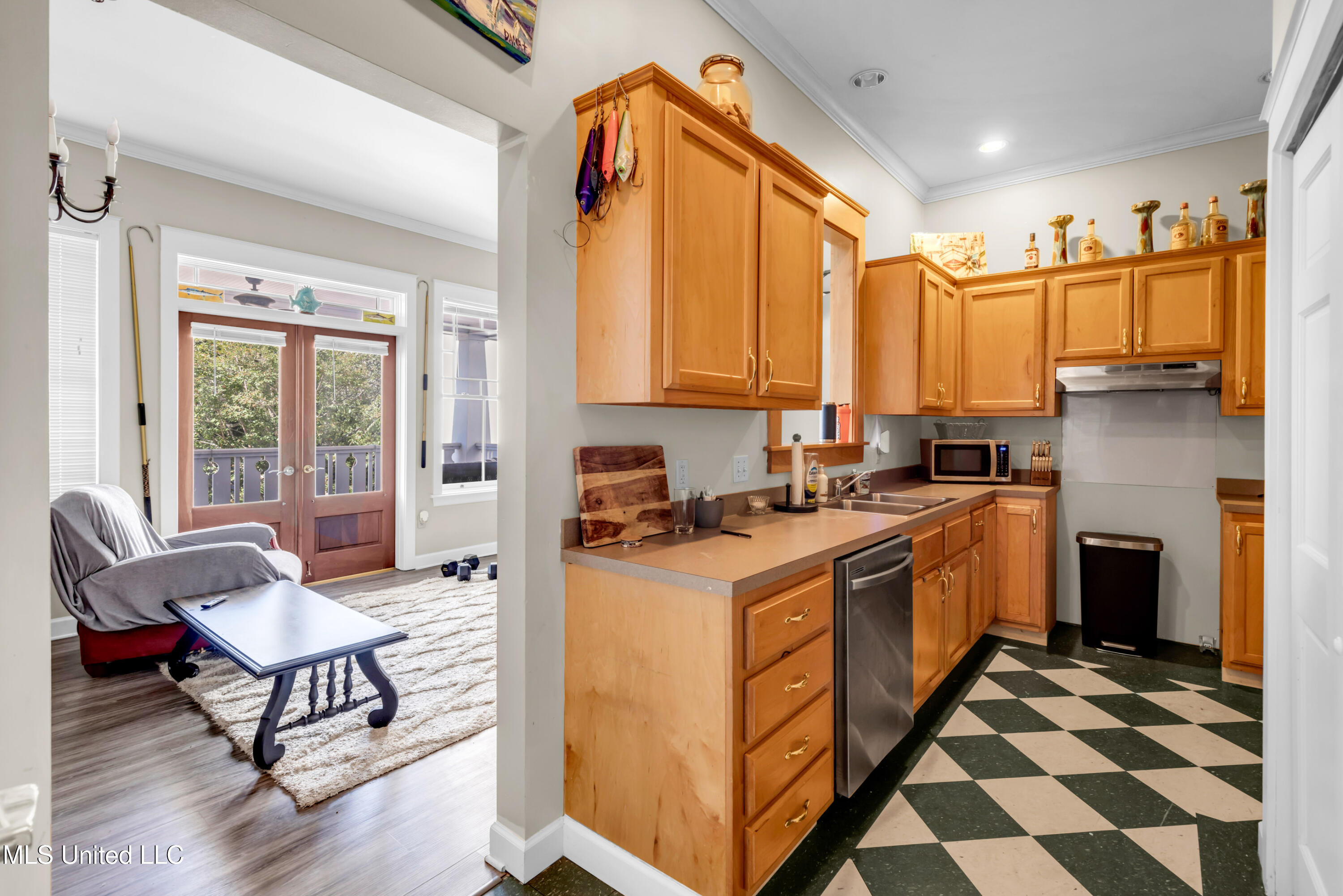 1304-06 Government Street Property Photo 43