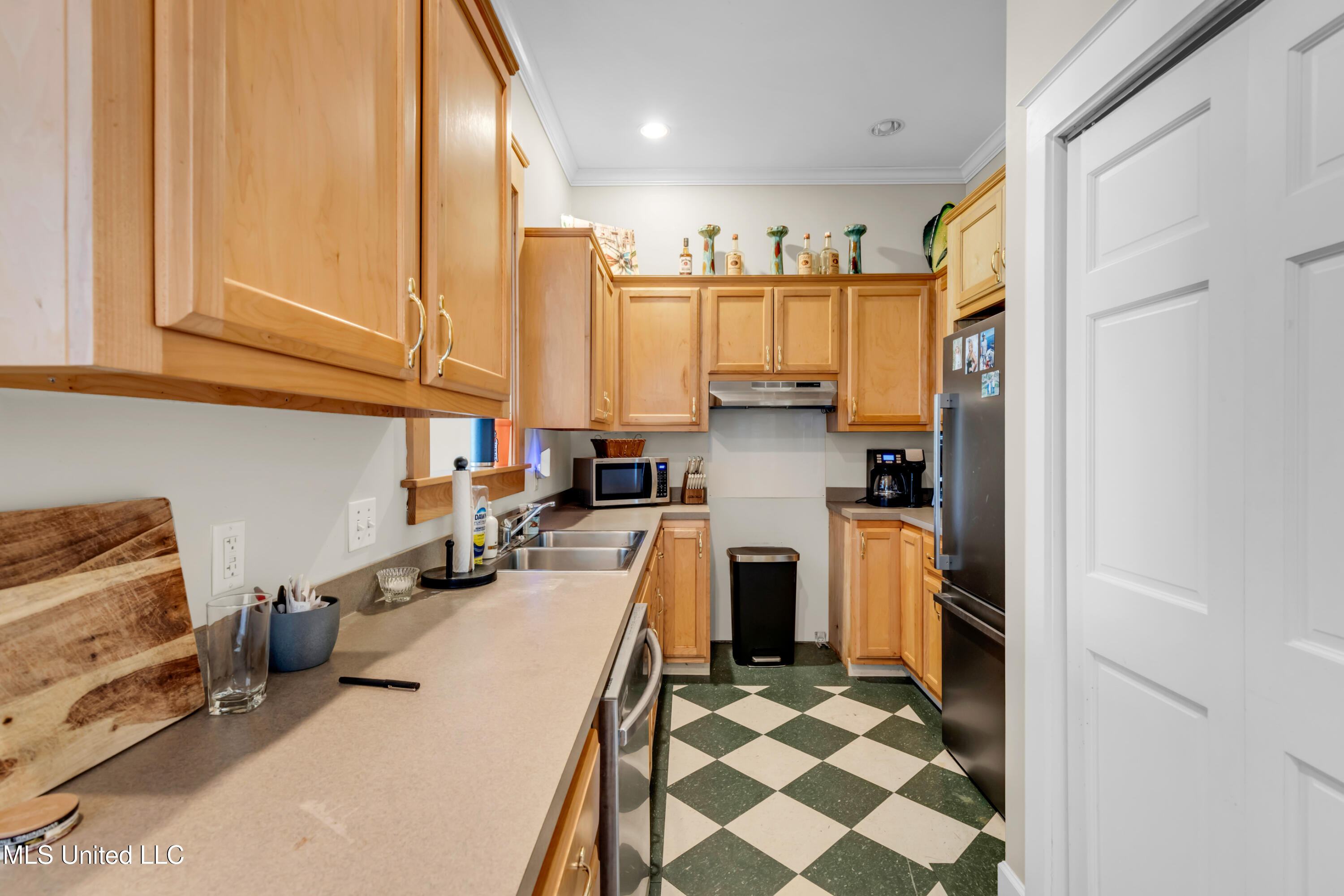 1304-06 Government Street Property Photo 44