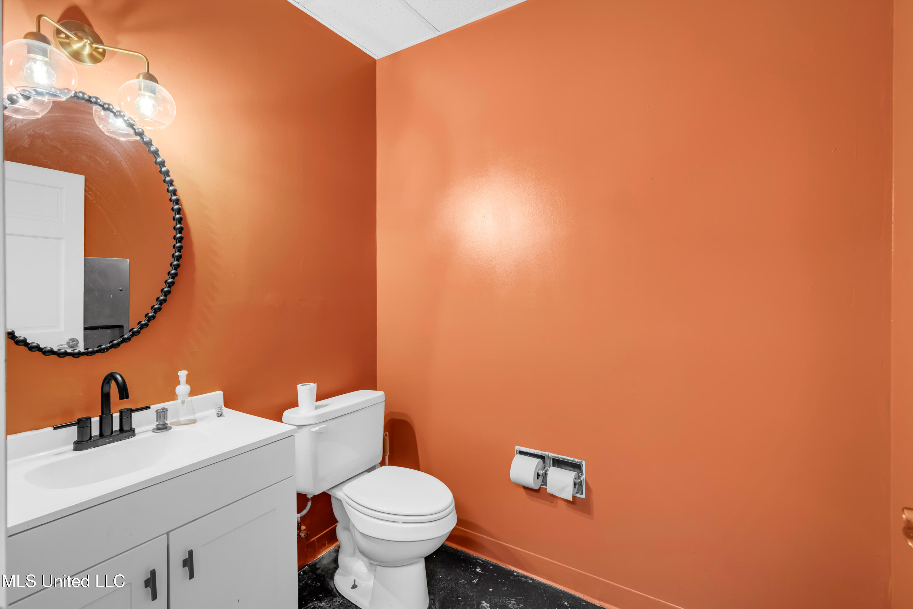 1304-06 Government Street Property Photo 81