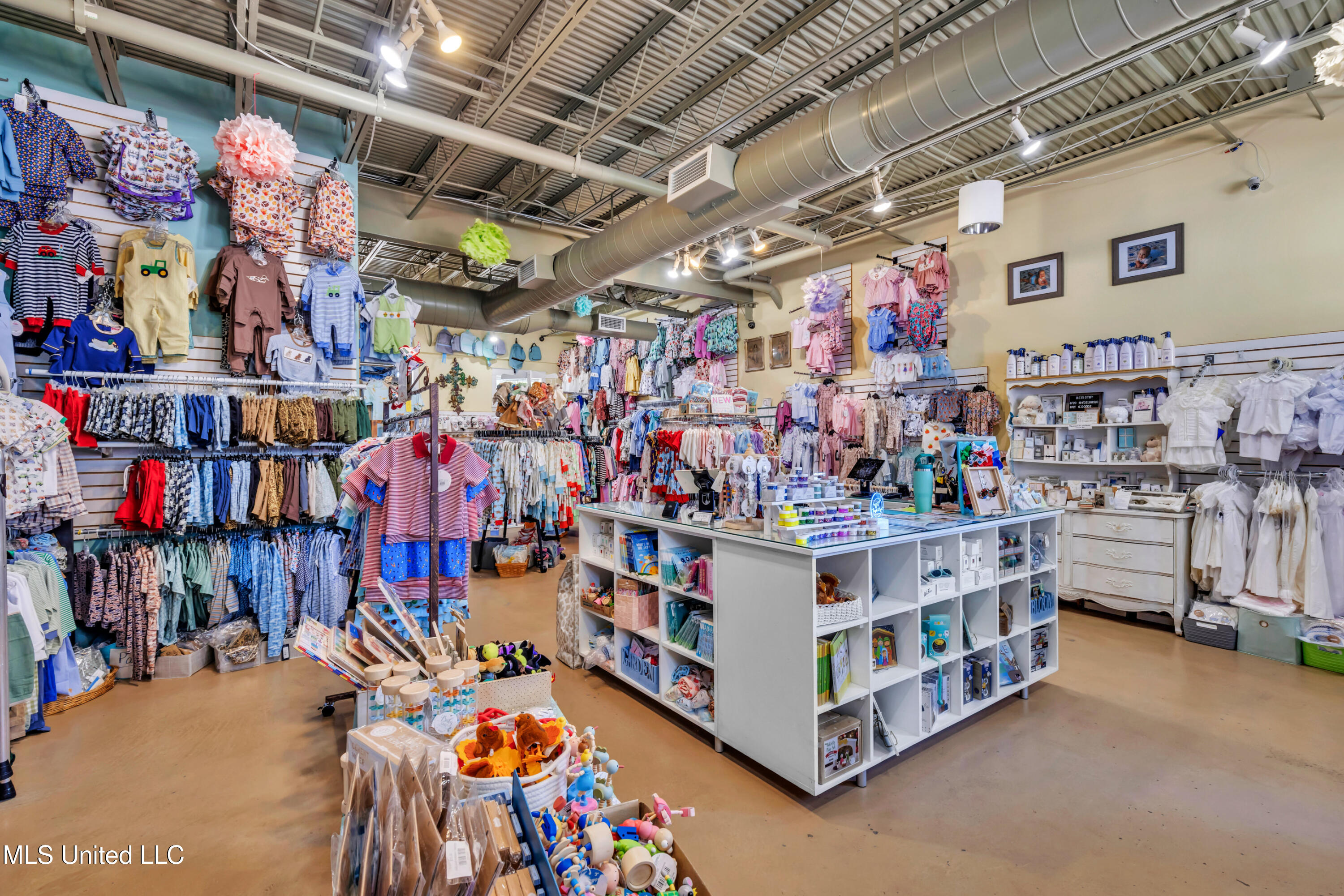 1304-06 Government Street Property Photo 85